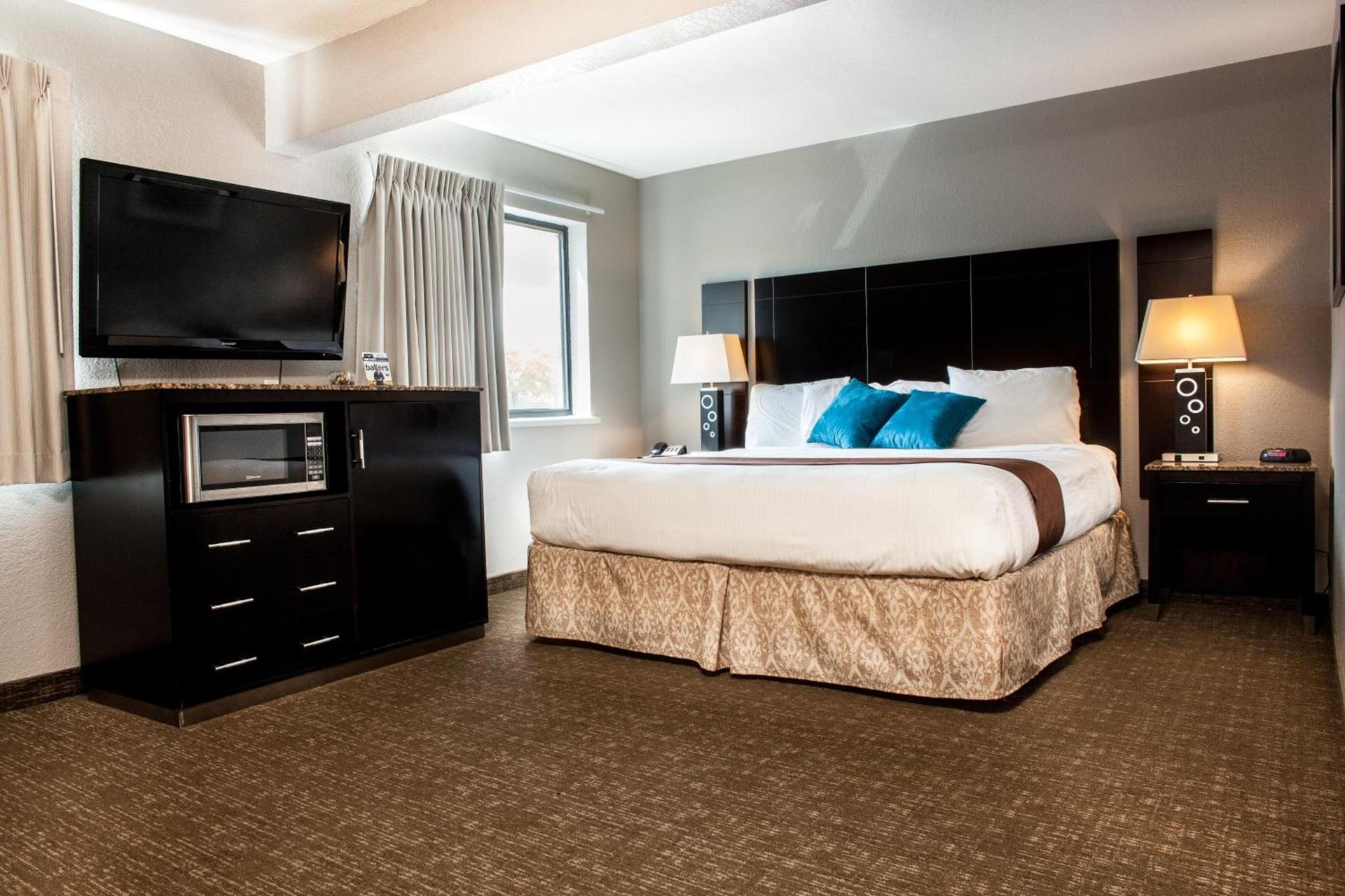 Heartland Inn Coralville photo 13