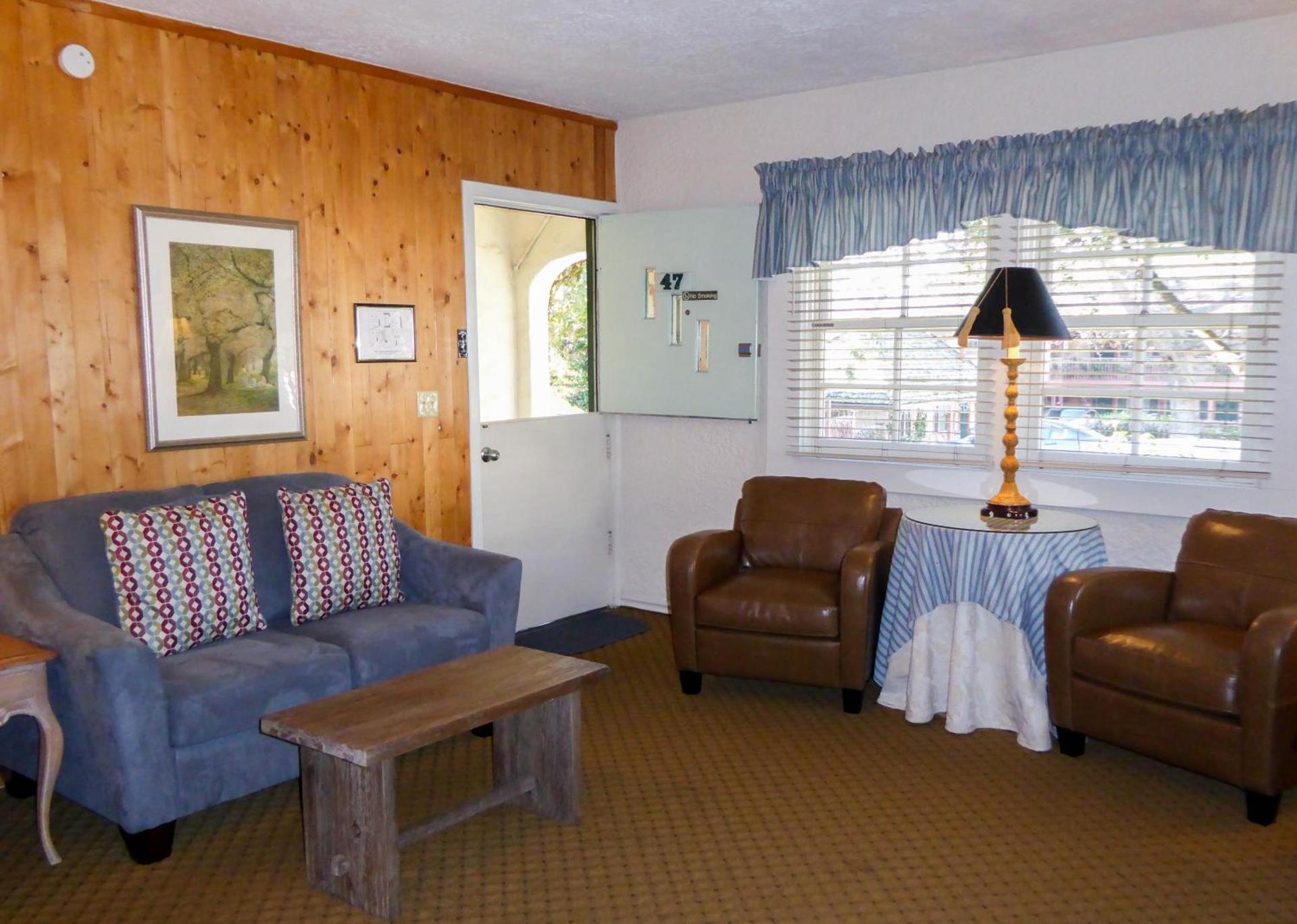 Briarwood Inn photo 26