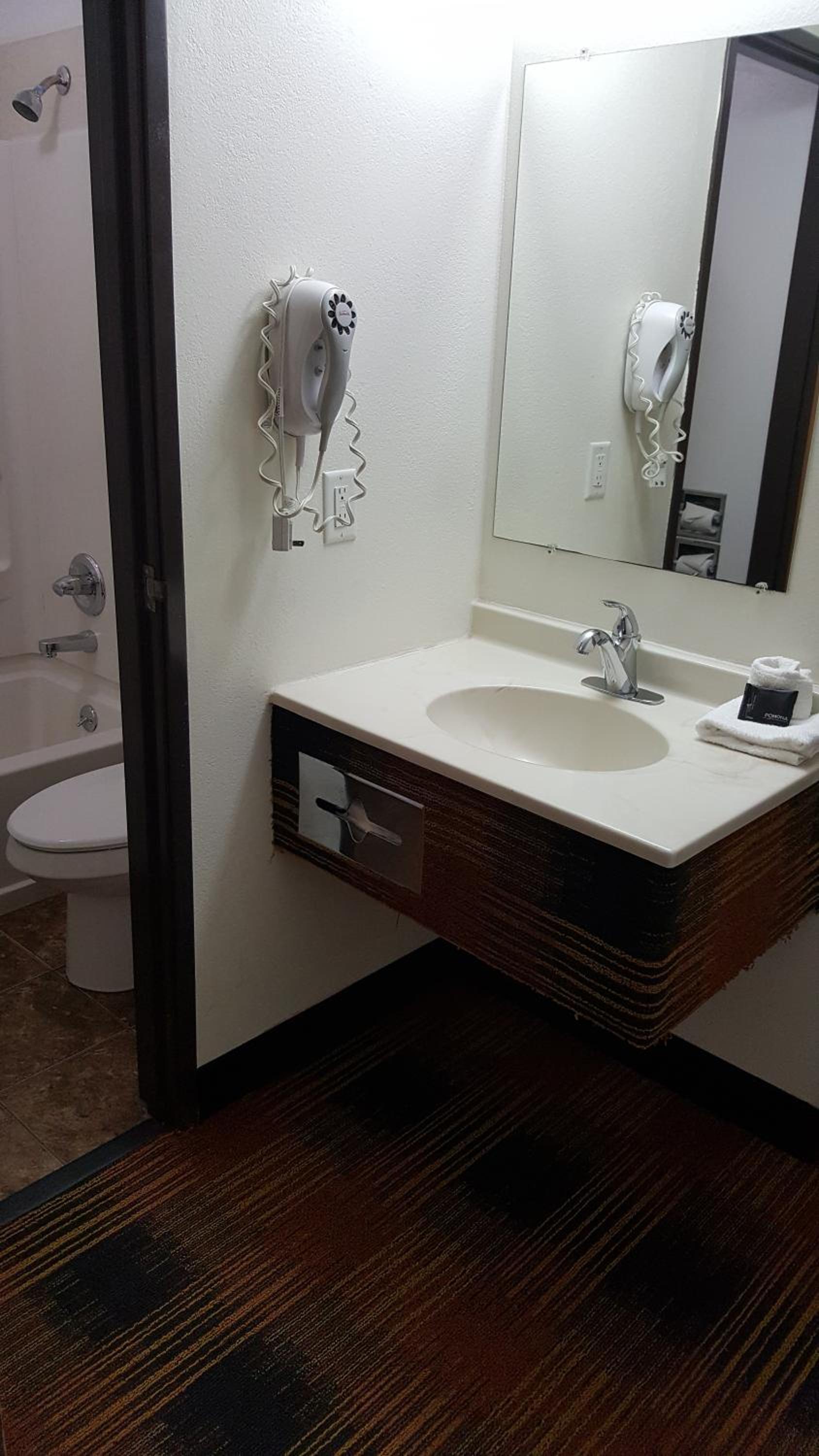 Americas Best Value Inn and Suites - Nevada photo 24