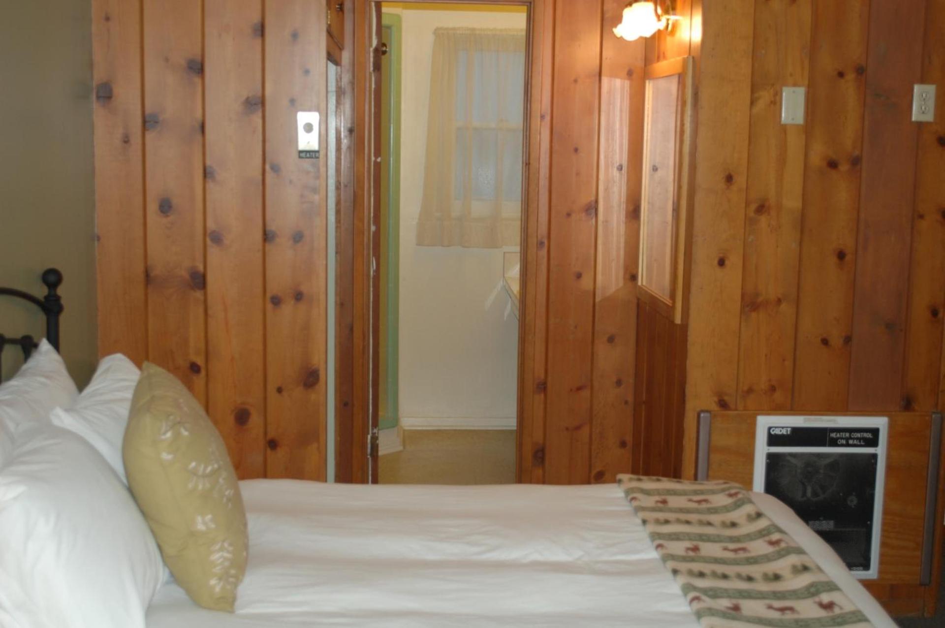 Trees Motel photo 25
