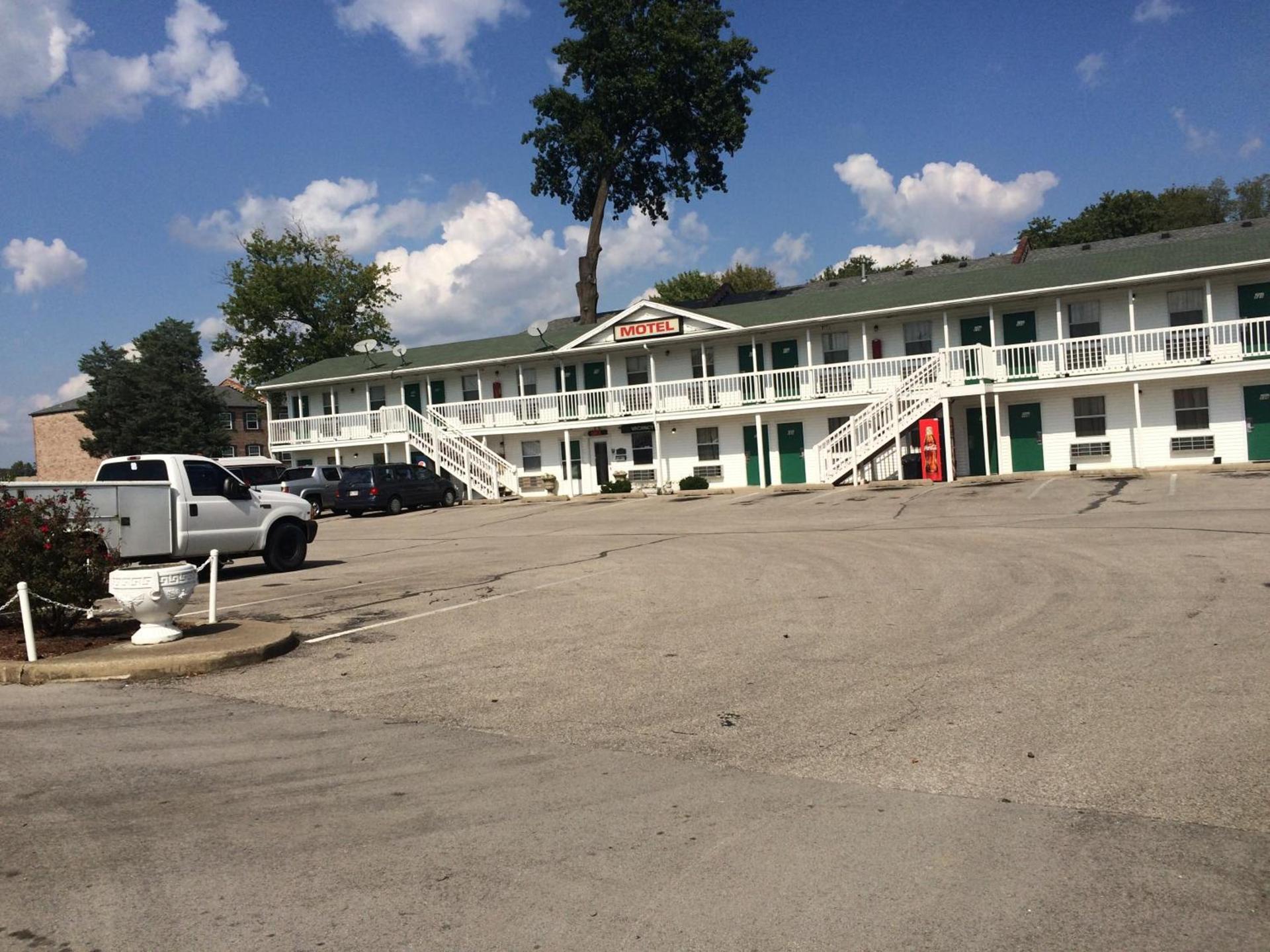 Hoosier Travel Lodge photo 2