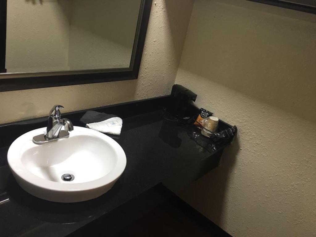 Super 9 Motel Troy photo 12