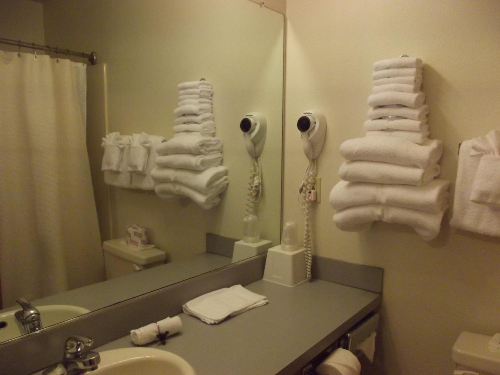 Hillcrest Inn photo 29