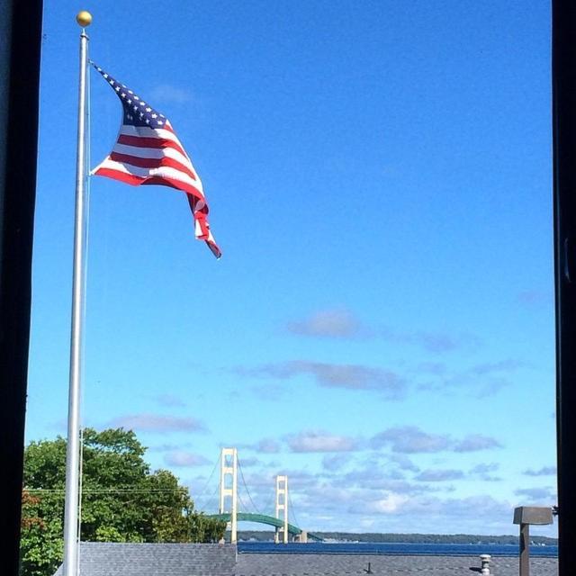 Super 8 by Wyndham Bridgeview of Mackinaw City photo 15