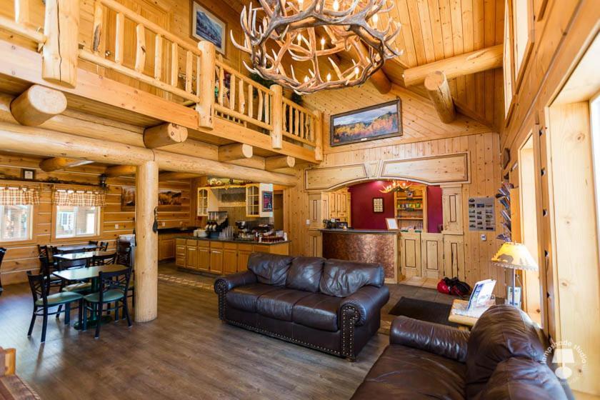 Cabin Creek Inn photo 30