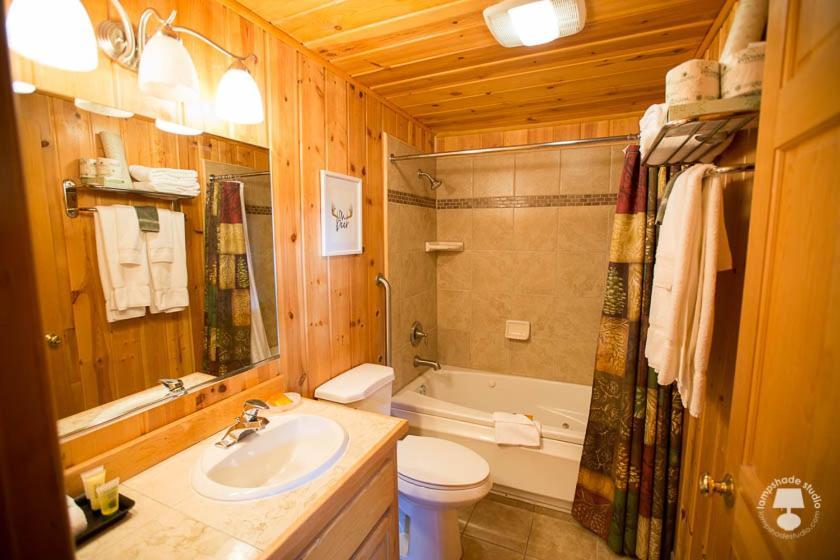 Cabin Creek Inn photo 56