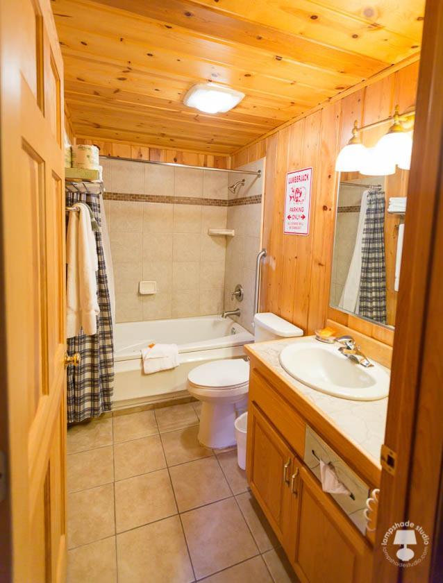 Cabin Creek Inn photo 58