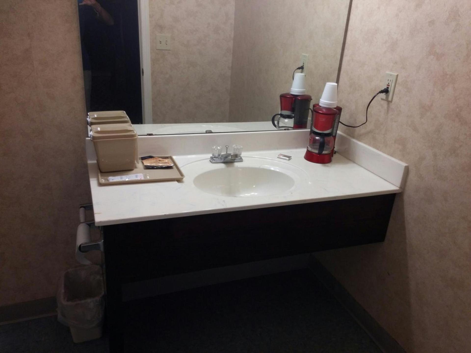 Stonebrook Inn photo 10