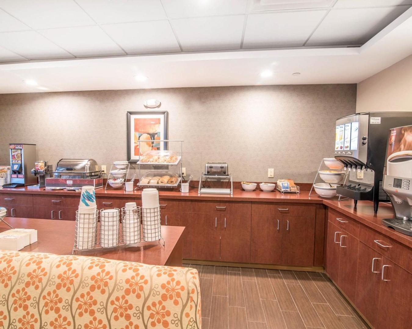 Comfort Inn & Suites Brattleboro I-91 photo 20