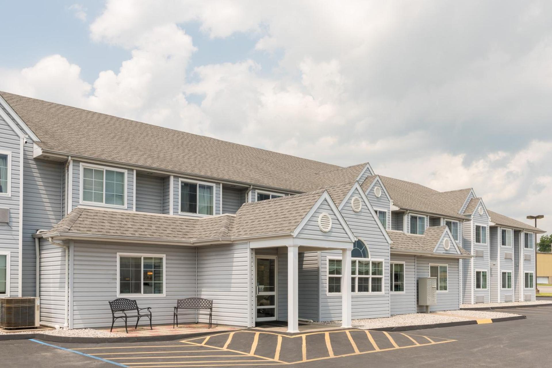 Microtel Inn & Suites by Wyndham Sainte Genevieve photo 10