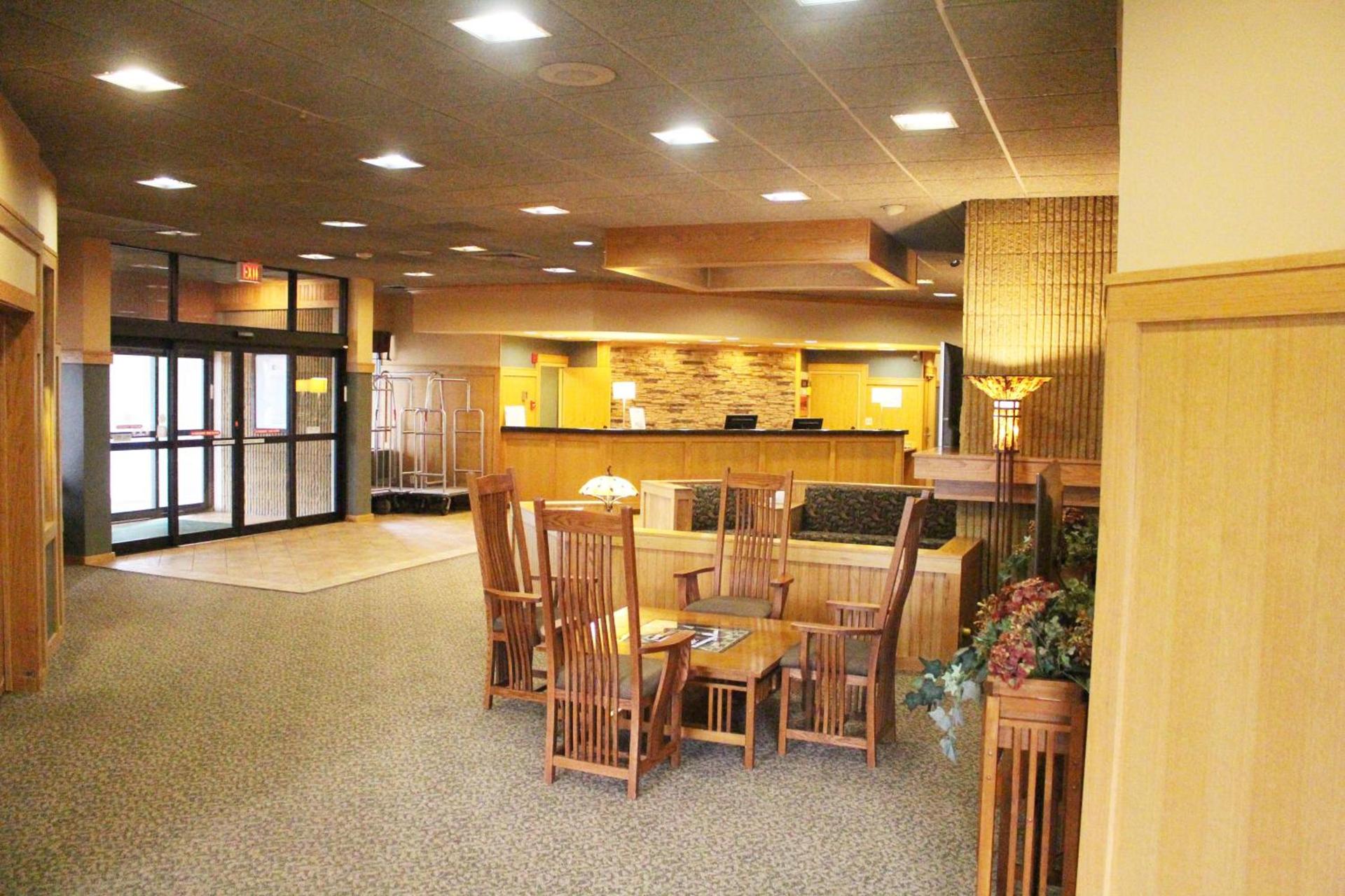 Ramada by Wyndham Alpena photo 64