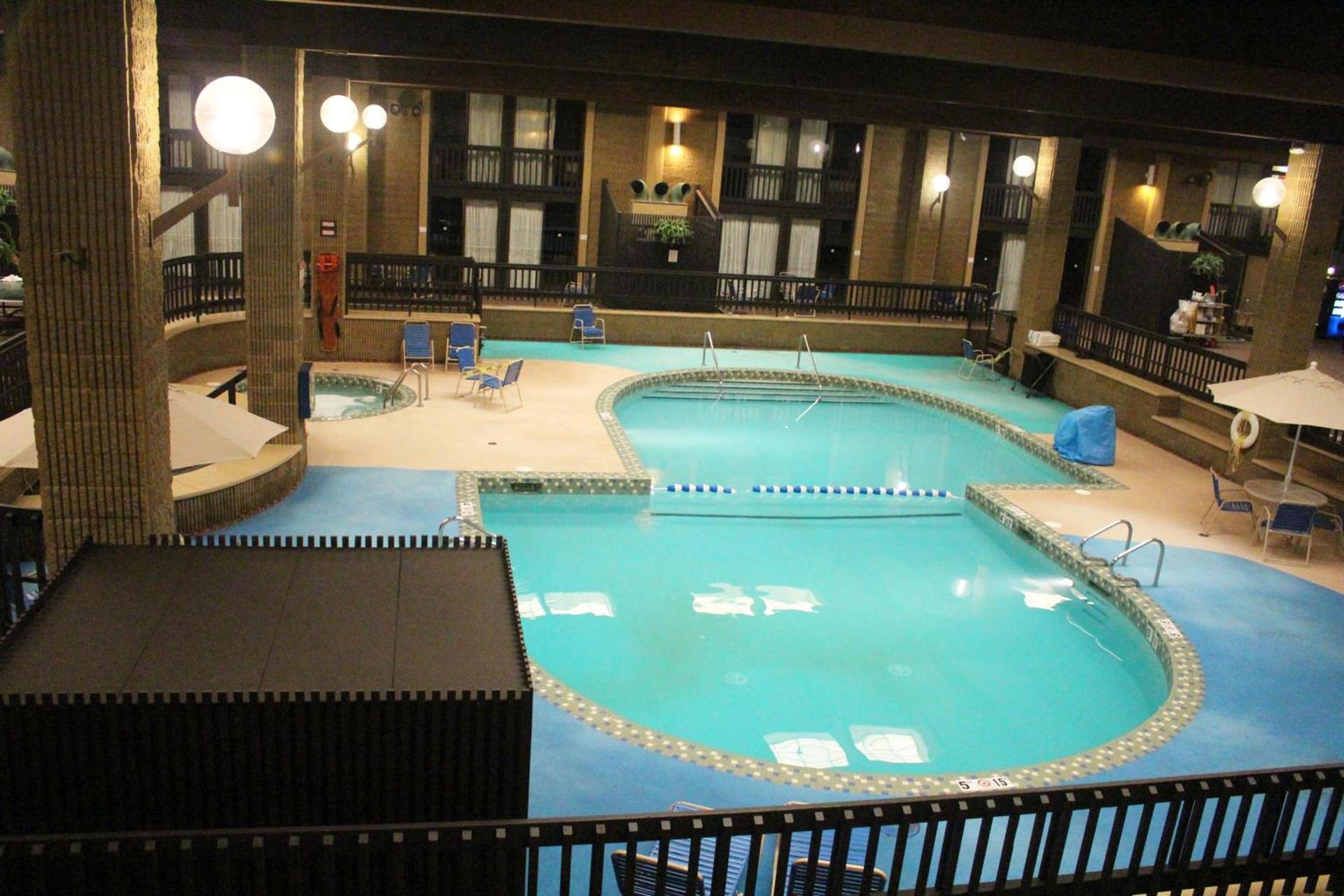 Ramada by Wyndham Alpena photo 68