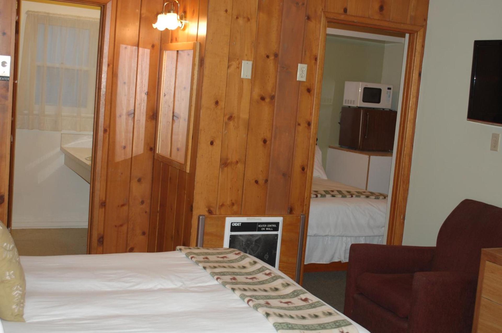 Trees Motel photo 41