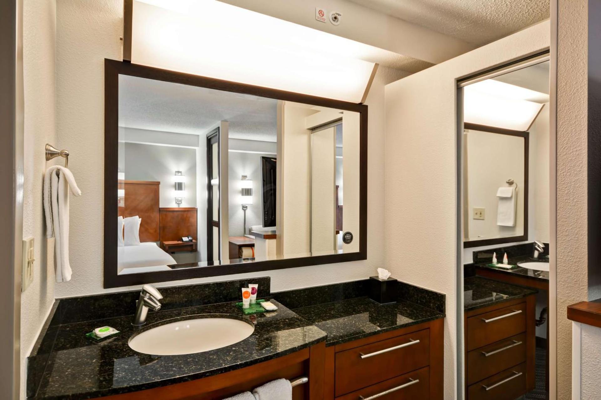 Hyatt Place Baton Rouge/I-10 photo 30