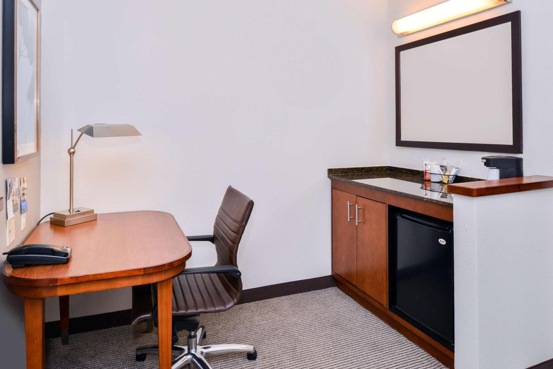 Hyatt Place Chesapeake photo 60