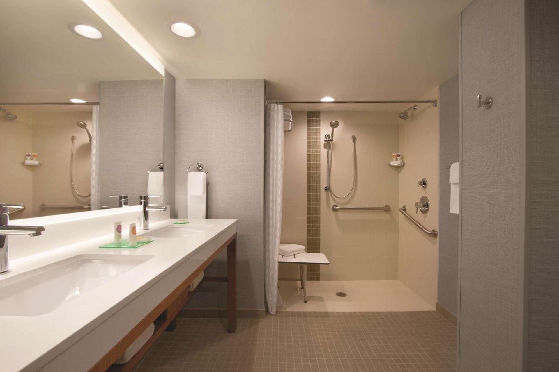 Hyatt Place Chicago O'Hare Airport photo 62