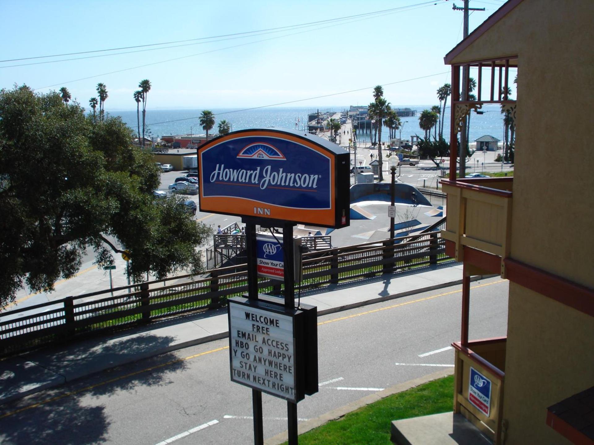 Howard Johnson by Wyndham Santa Cruz photo 23