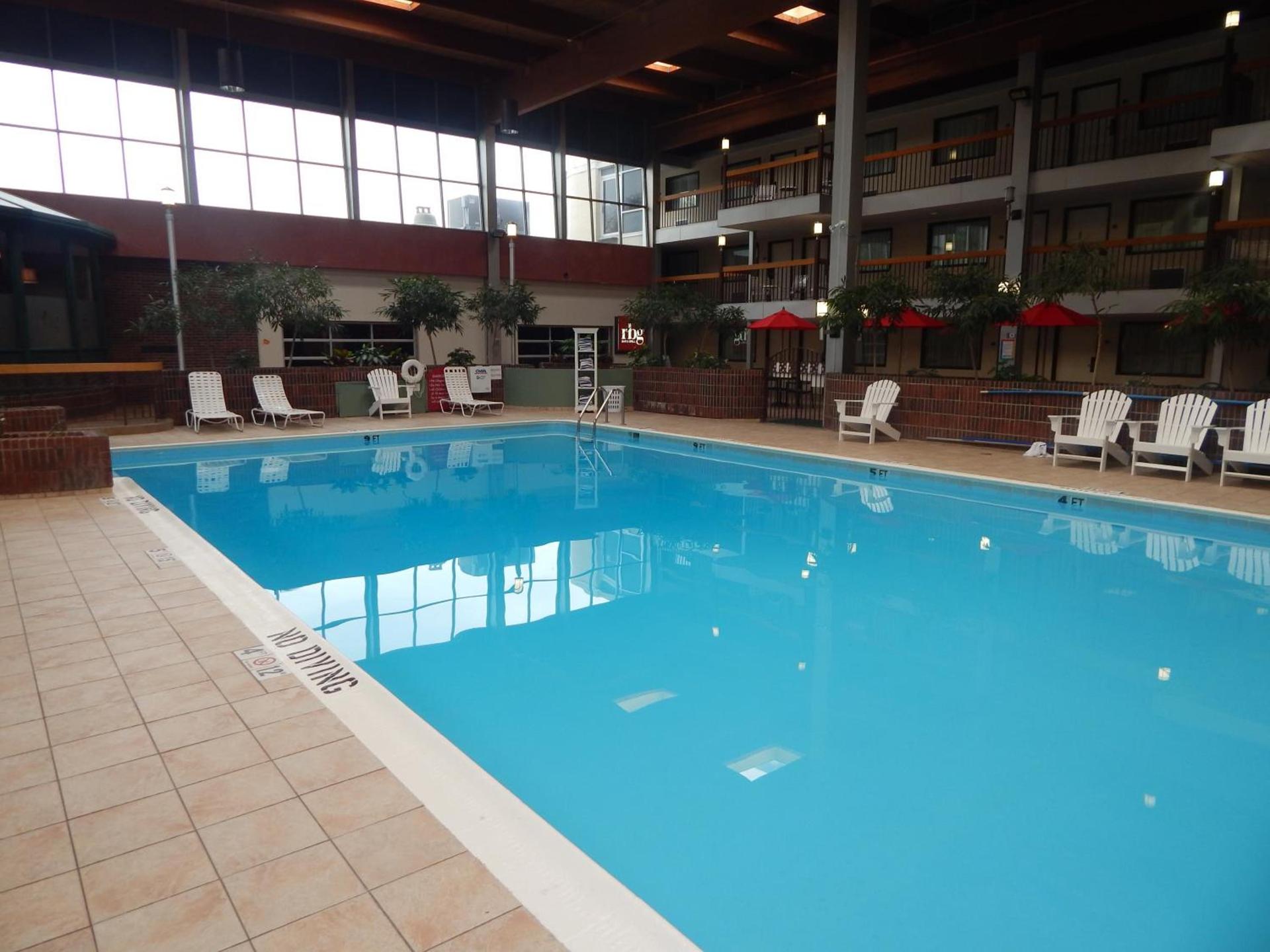 Ramada by Wyndham Beaver Falls photo 17