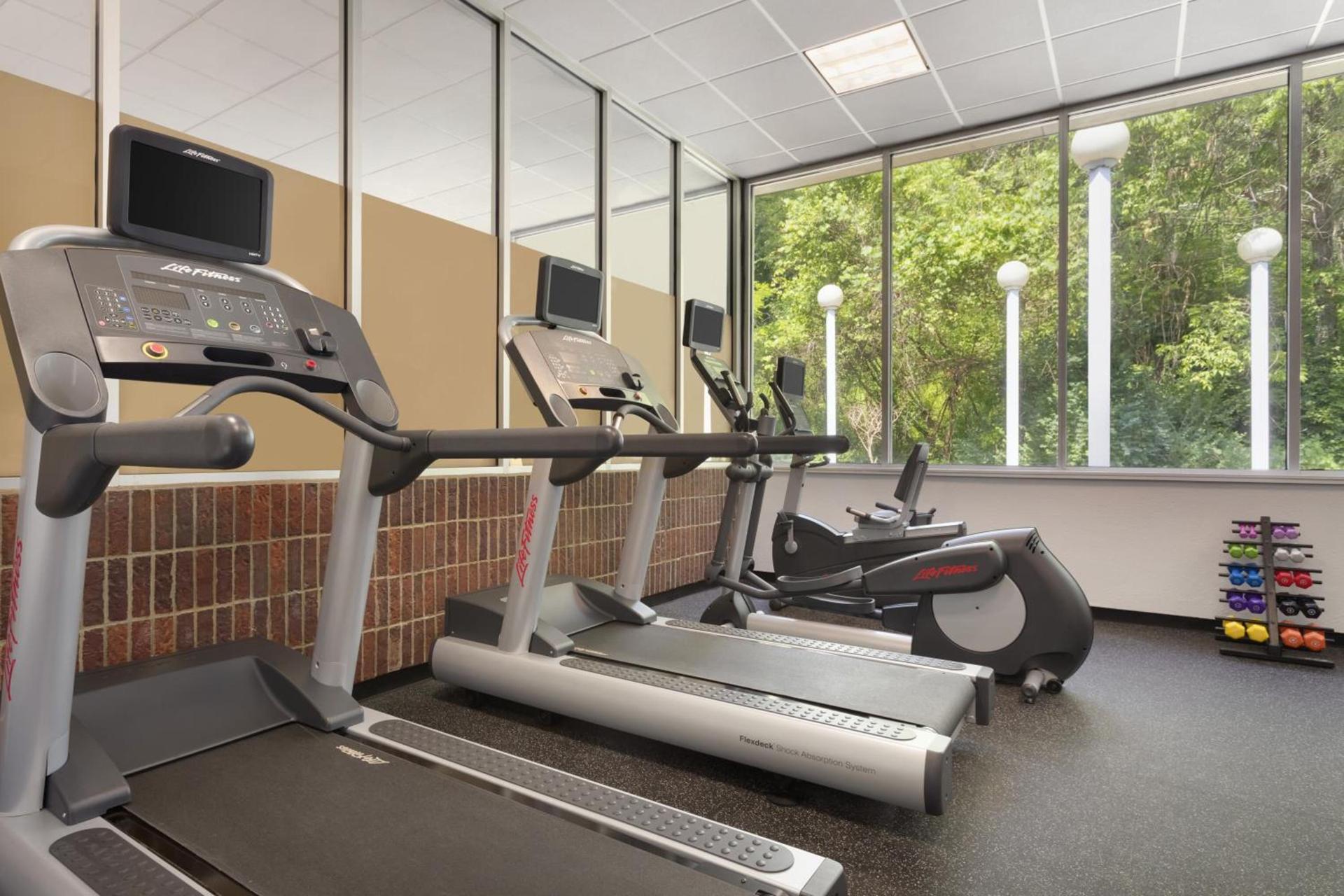 Ramada by Wyndham Beaver Falls photo 15