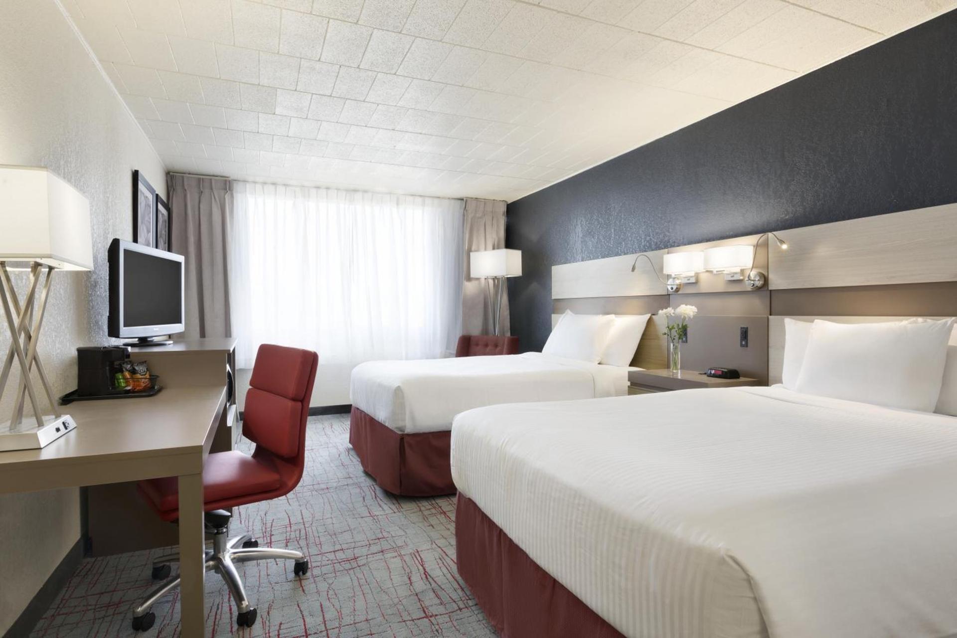 Ramada by Wyndham Beaver Falls photo 28