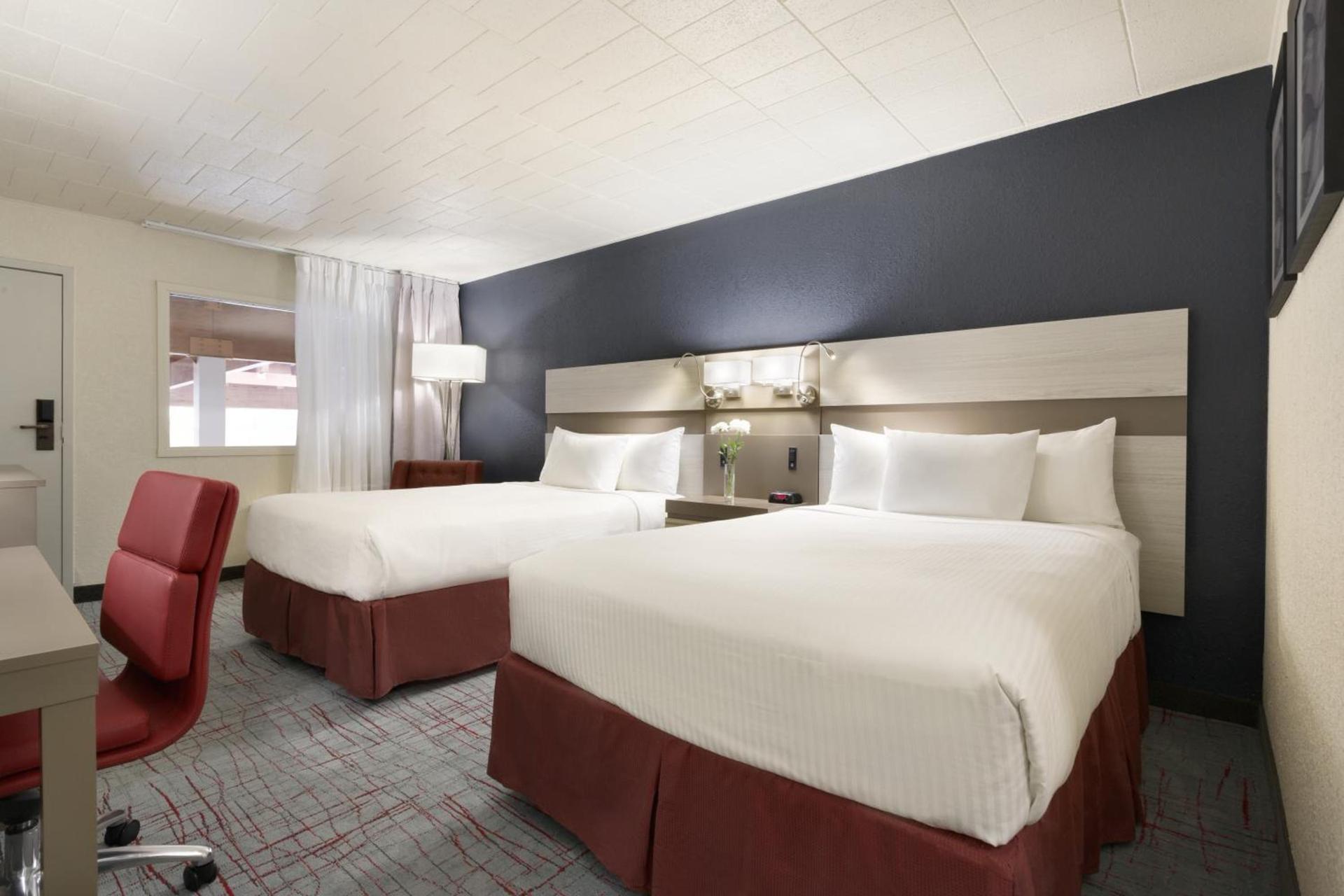 Ramada by Wyndham Beaver Falls photo 27