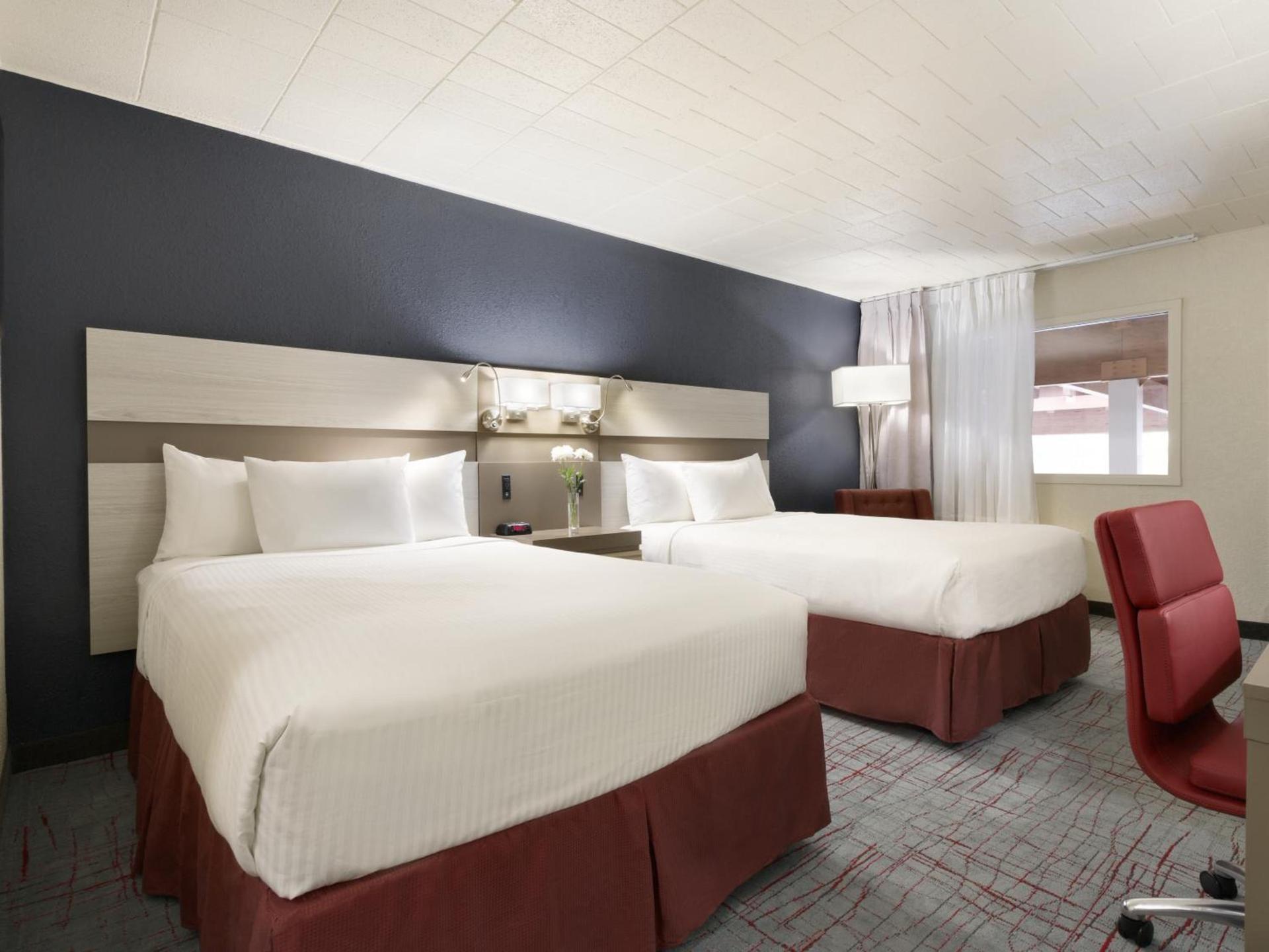 Ramada by Wyndham Beaver Falls photo 35