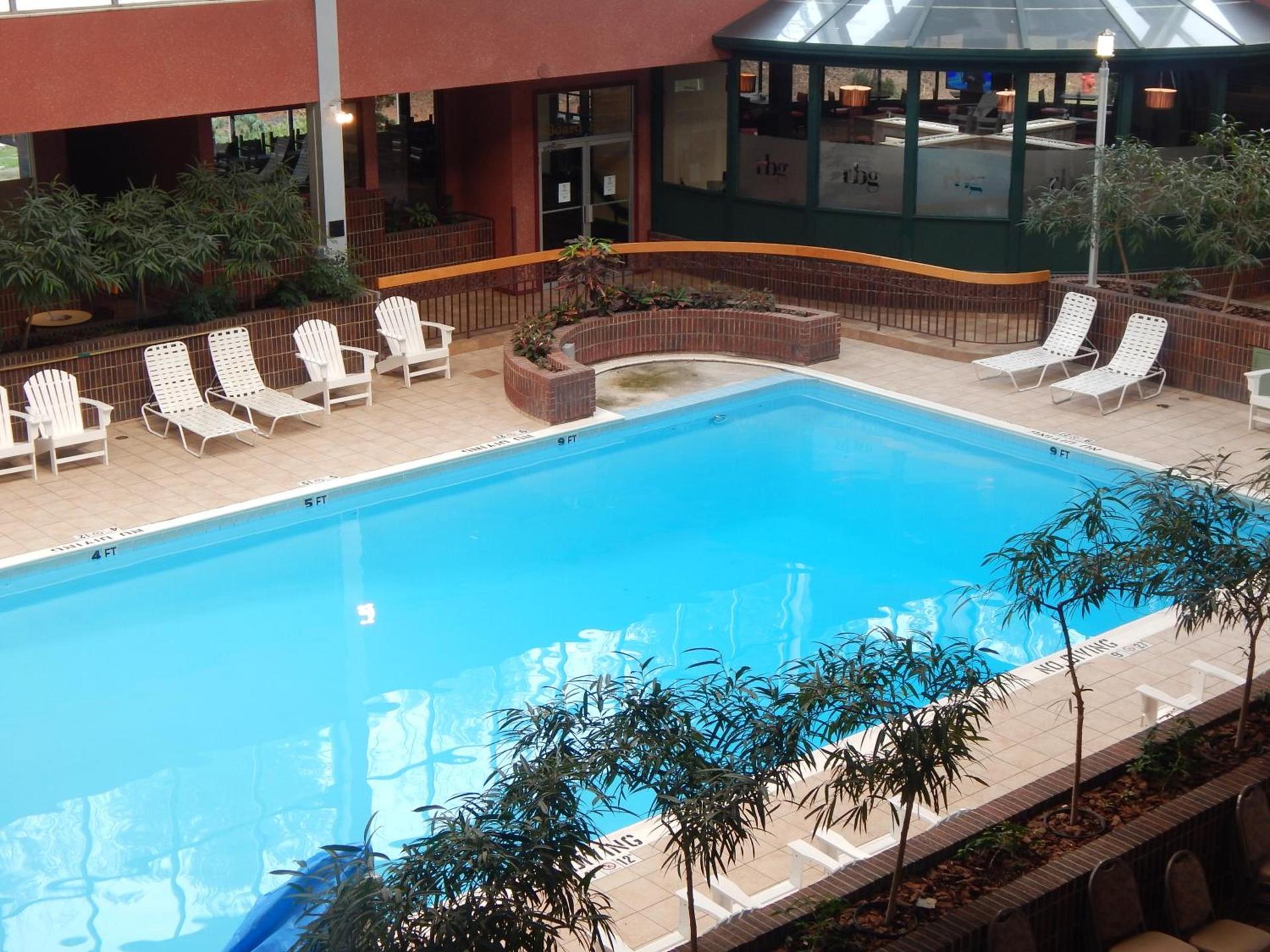Ramada by Wyndham Beaver Falls photo 33