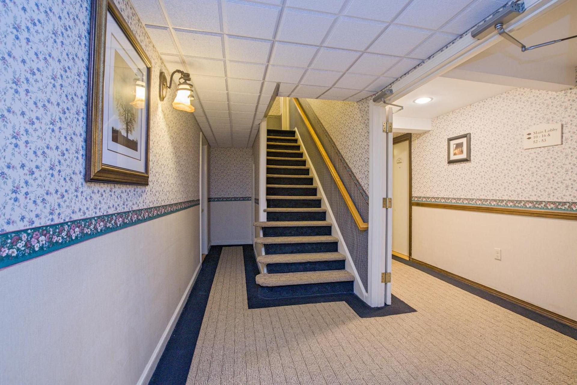 Coachman Inn photo 28