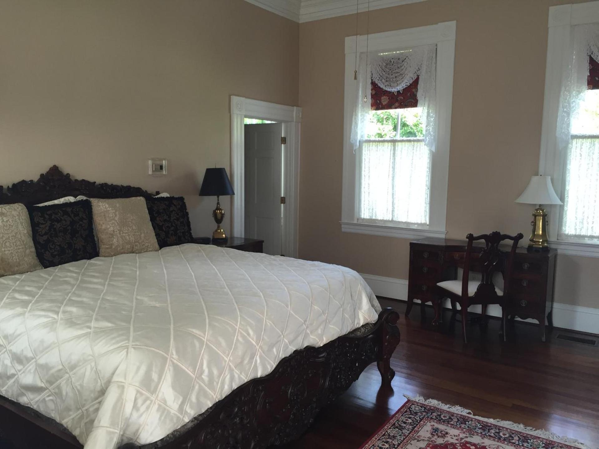 Lookaway Inn photo 46