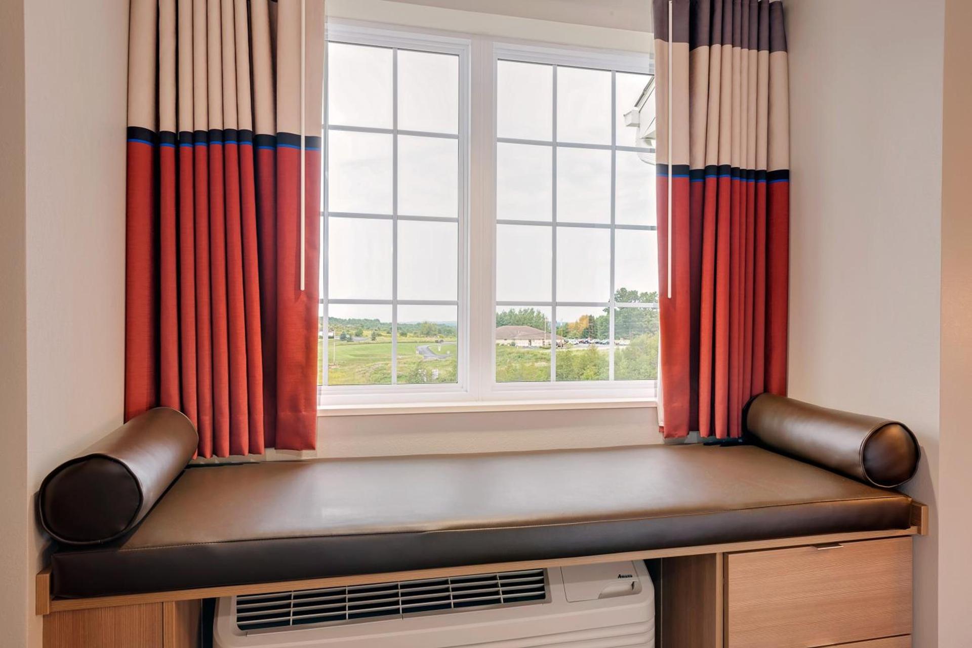 Microtel Inn & Suites by Wyndham Clarion photo 21