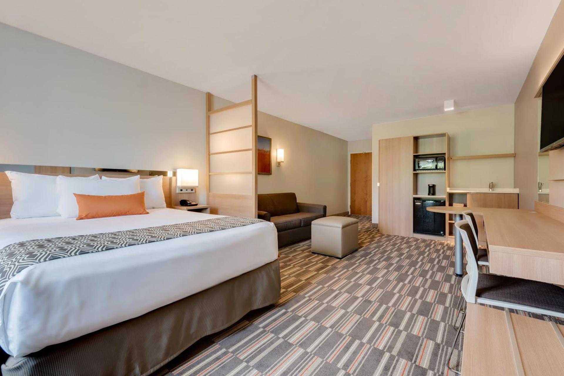 Microtel Inn & Suites by Wyndham Clarion photo 28