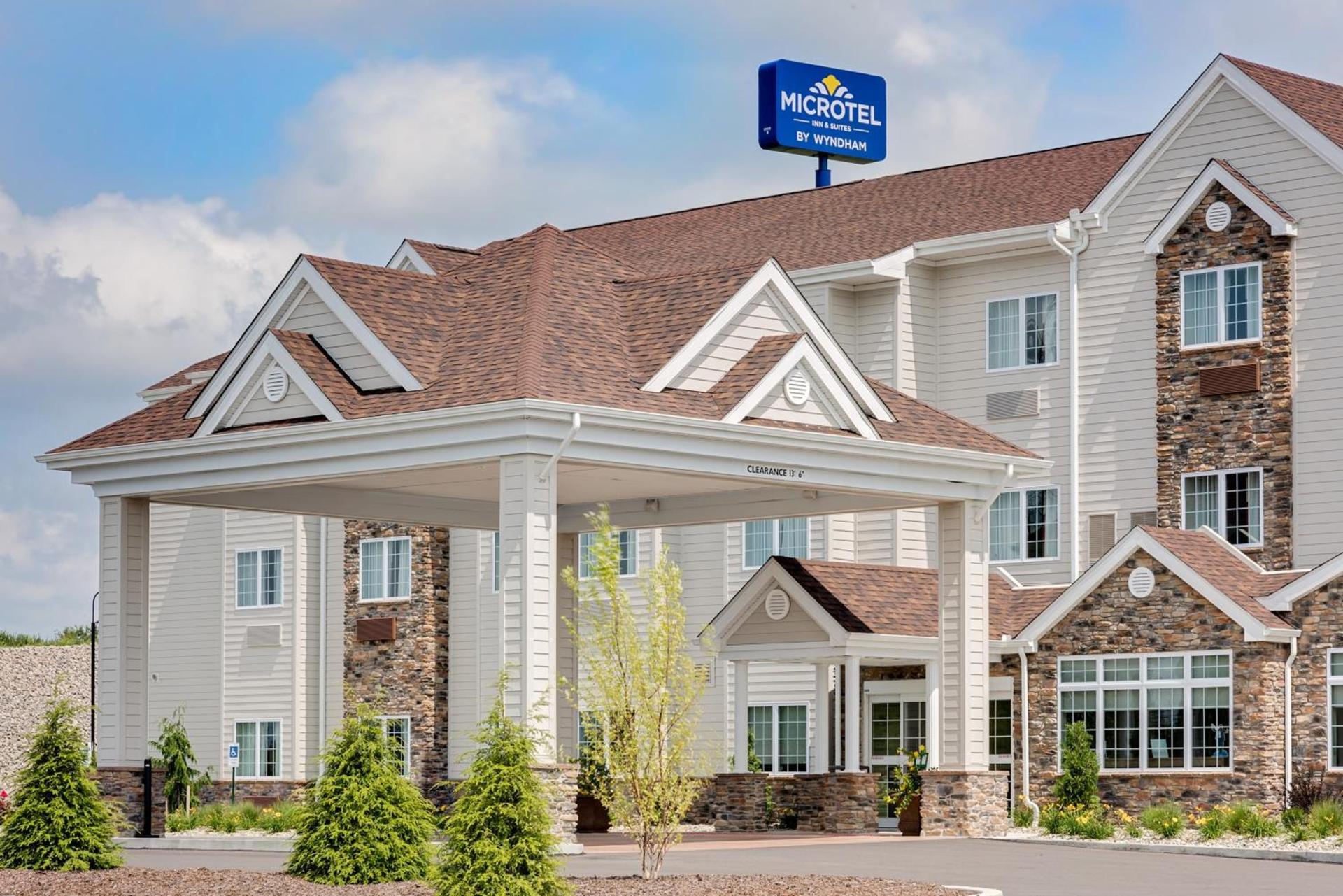 Microtel Inn & Suites by Wyndham Clarion photo 24