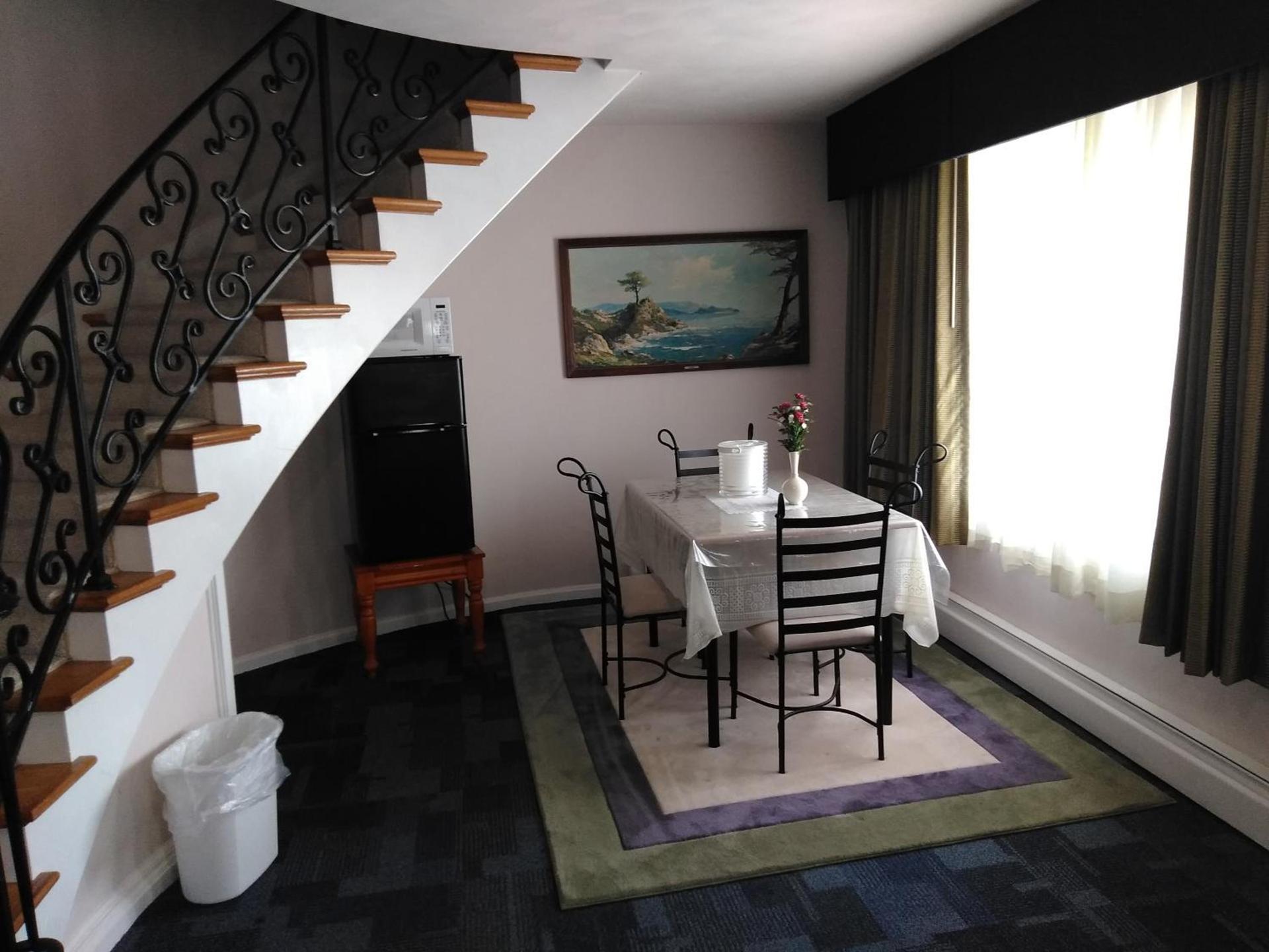 The Cardinal Inn photo 46