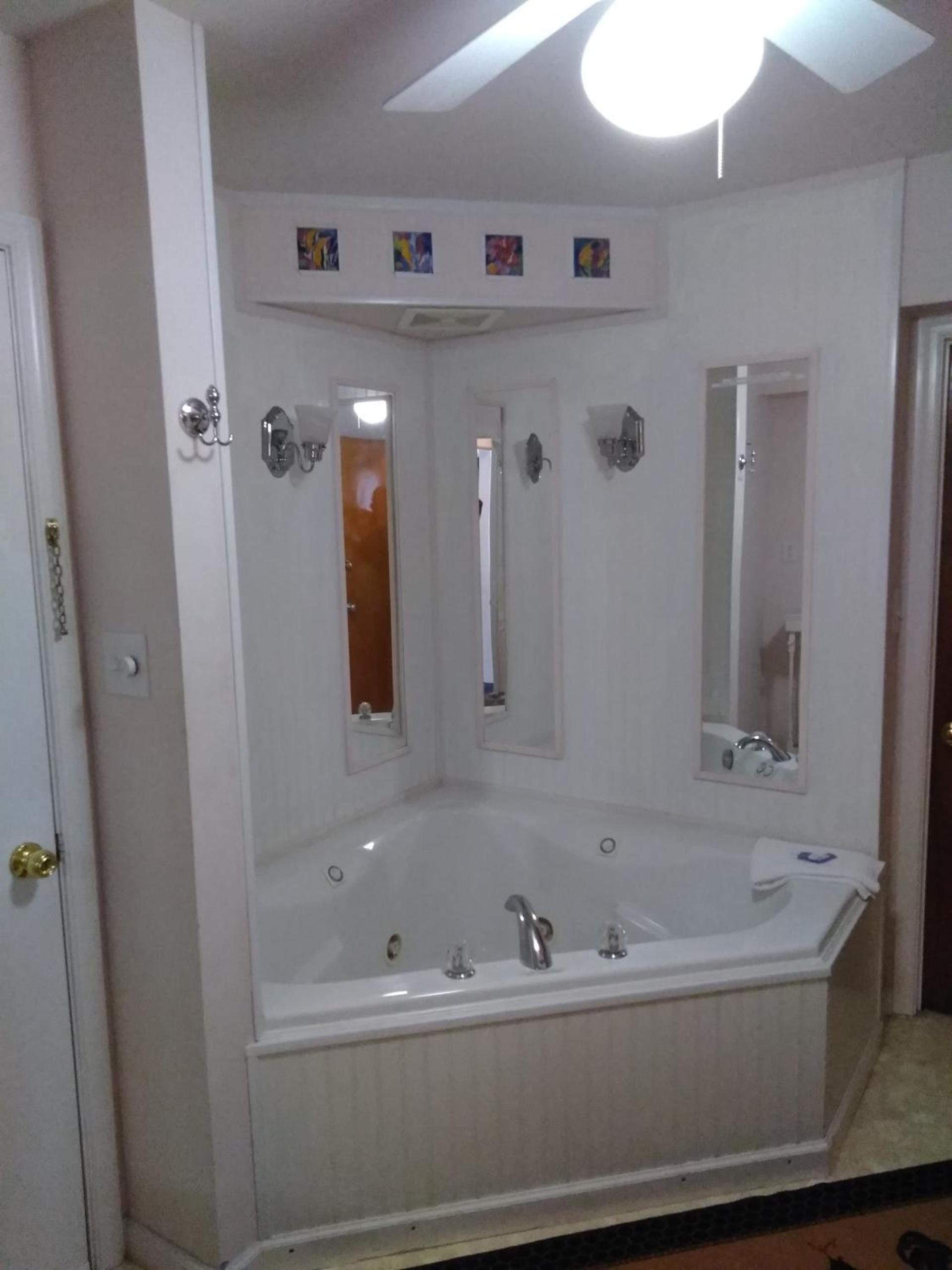 The Cardinal Inn photo 45