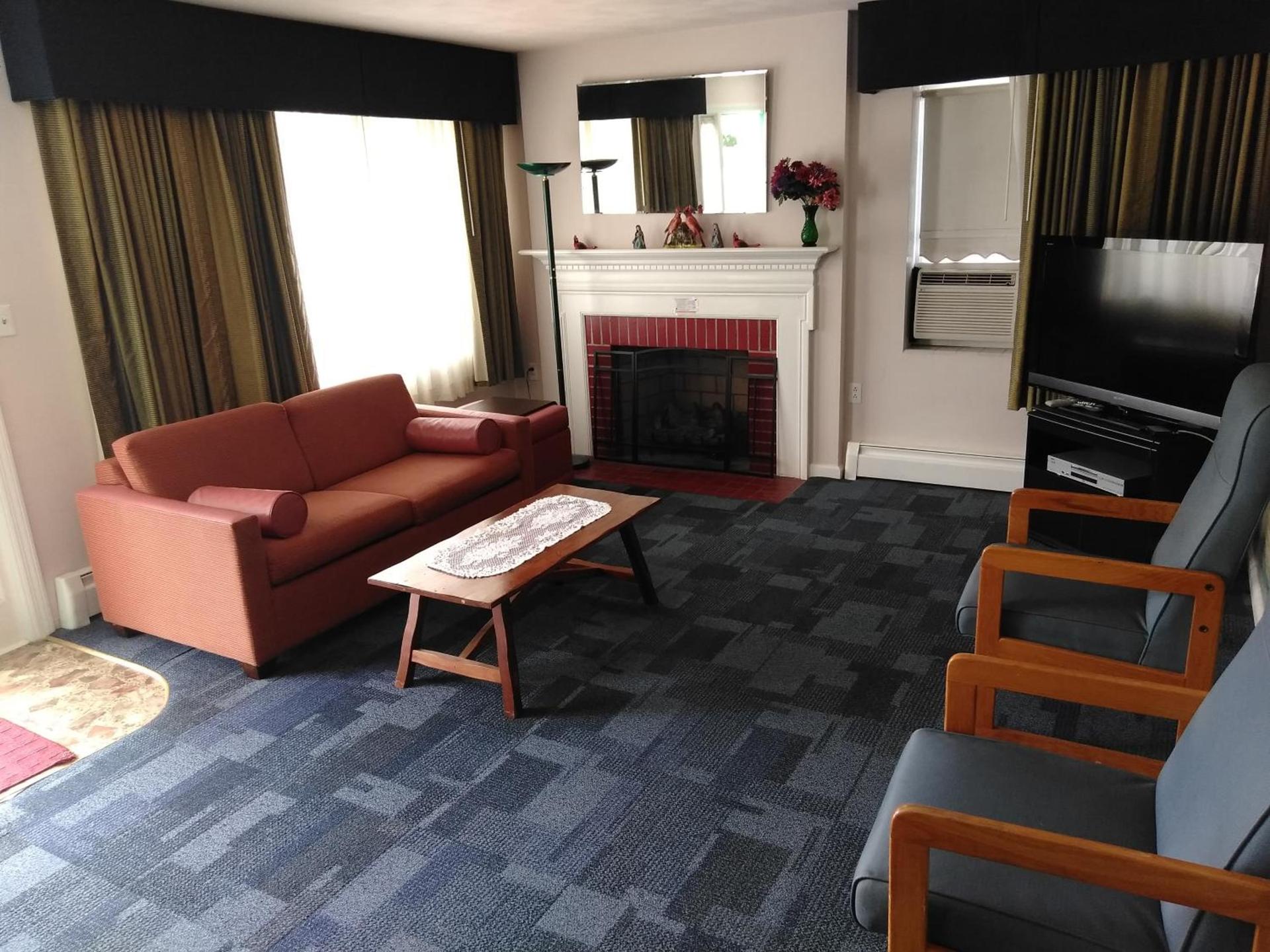 The Cardinal Inn photo 44