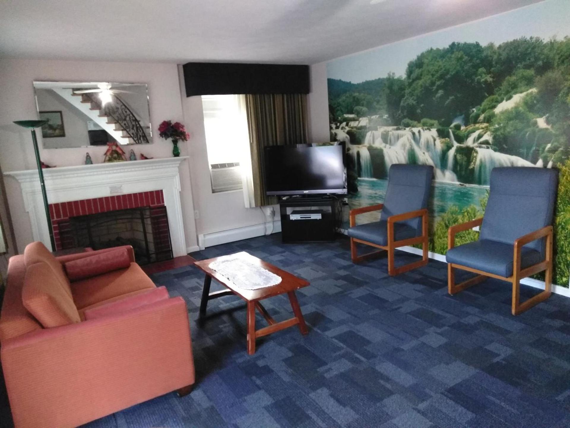 The Cardinal Inn photo 41