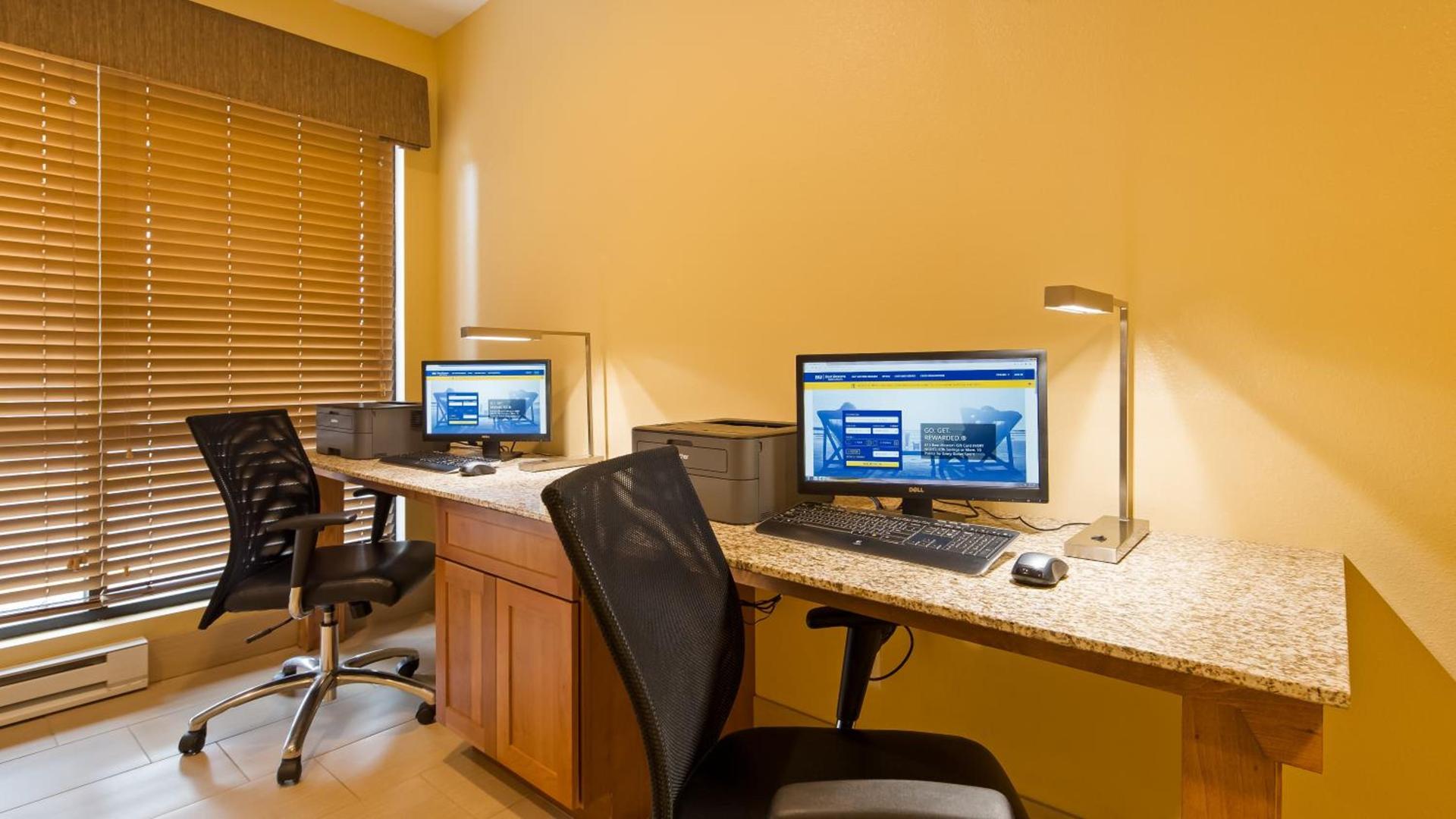 Best Western Baraboo Inn photo 54
