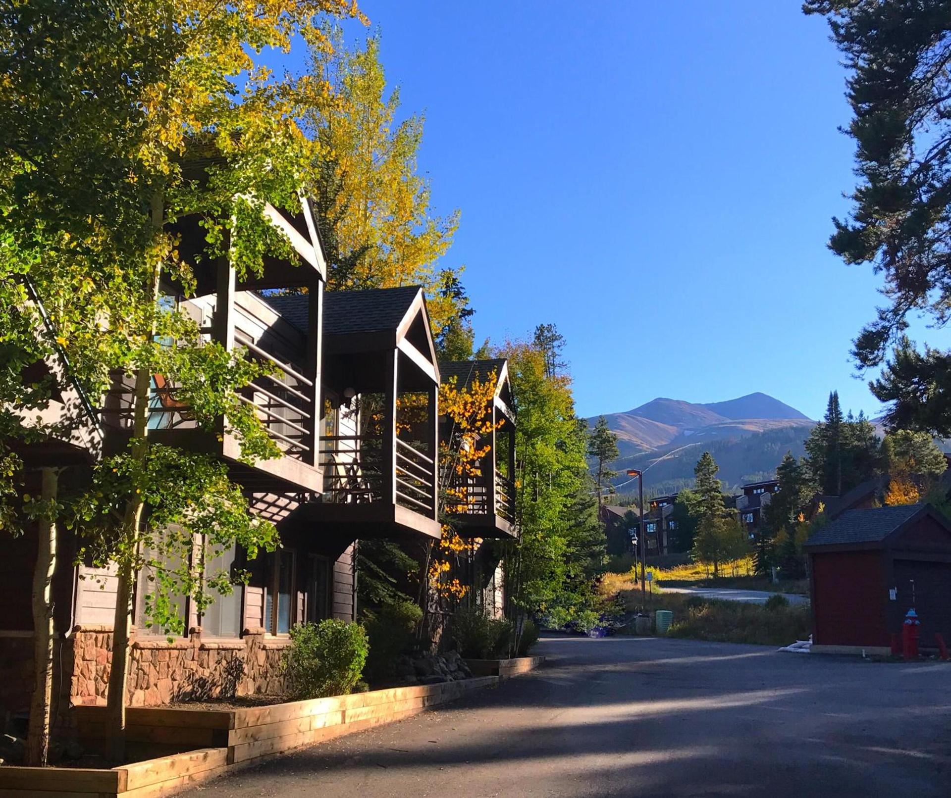 Breck Creekside at Wildwood Suites photo 4