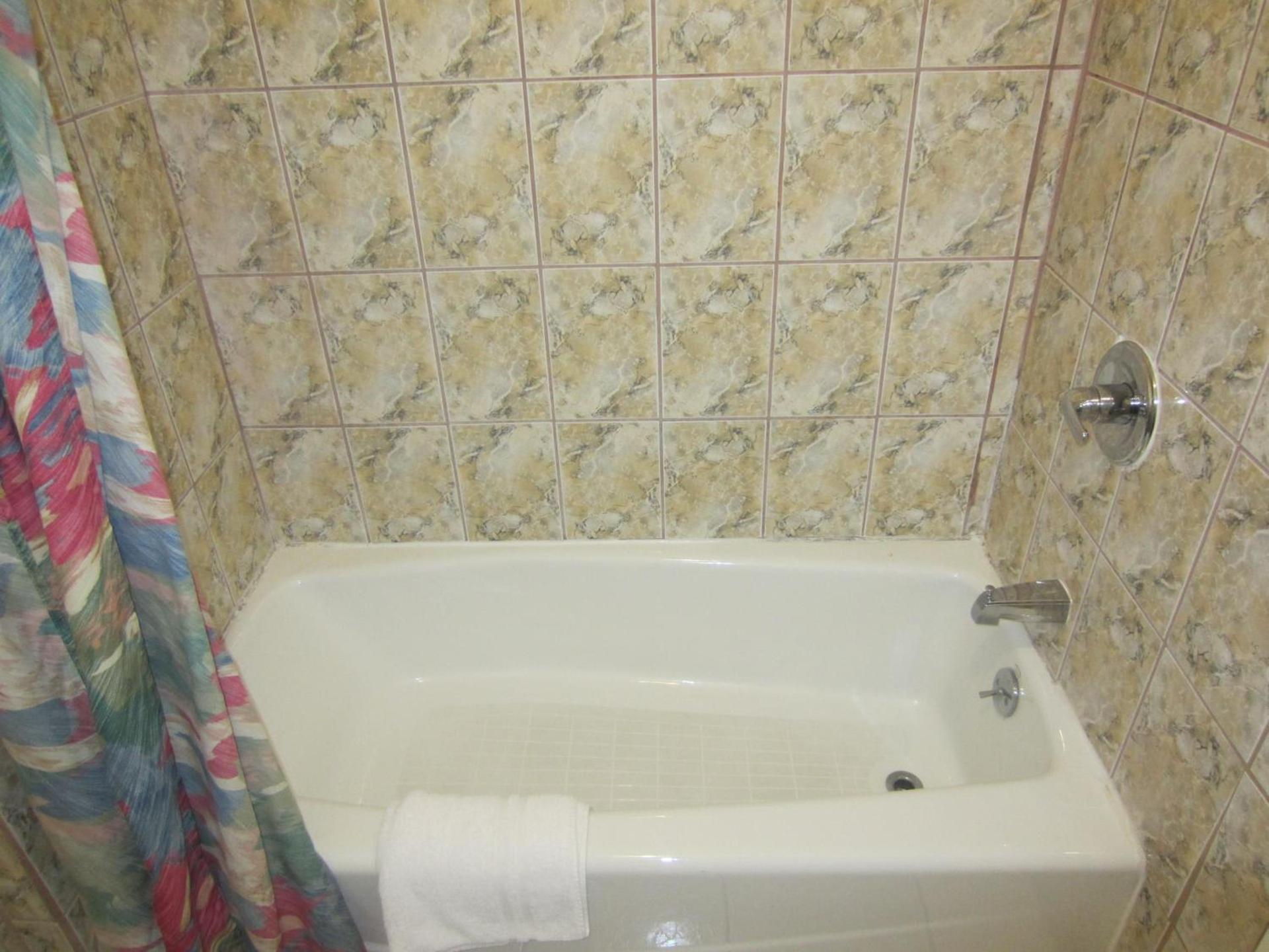 Travel Eagle Inn Motel photo 22