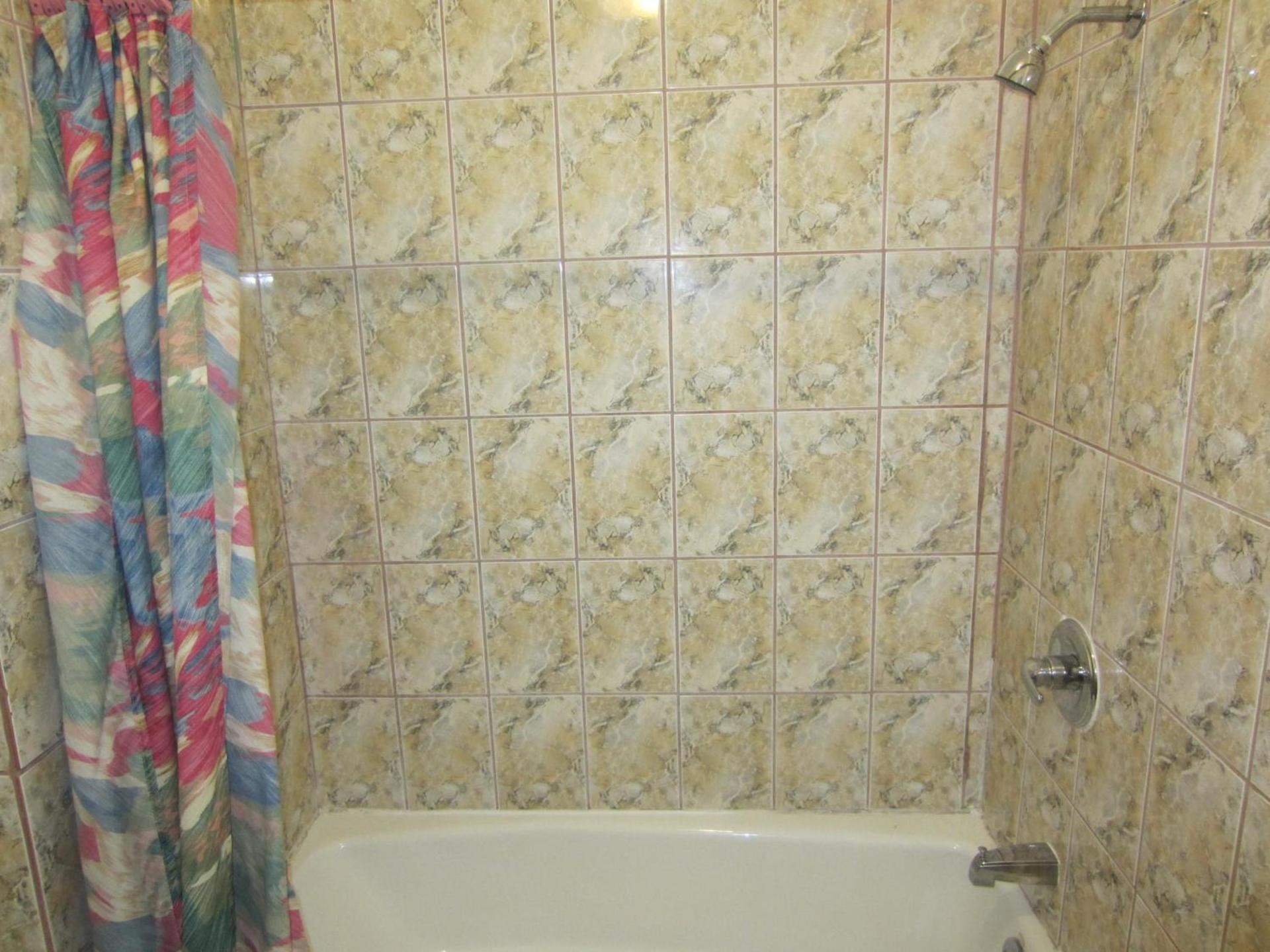 Travel Eagle Inn Motel photo 21