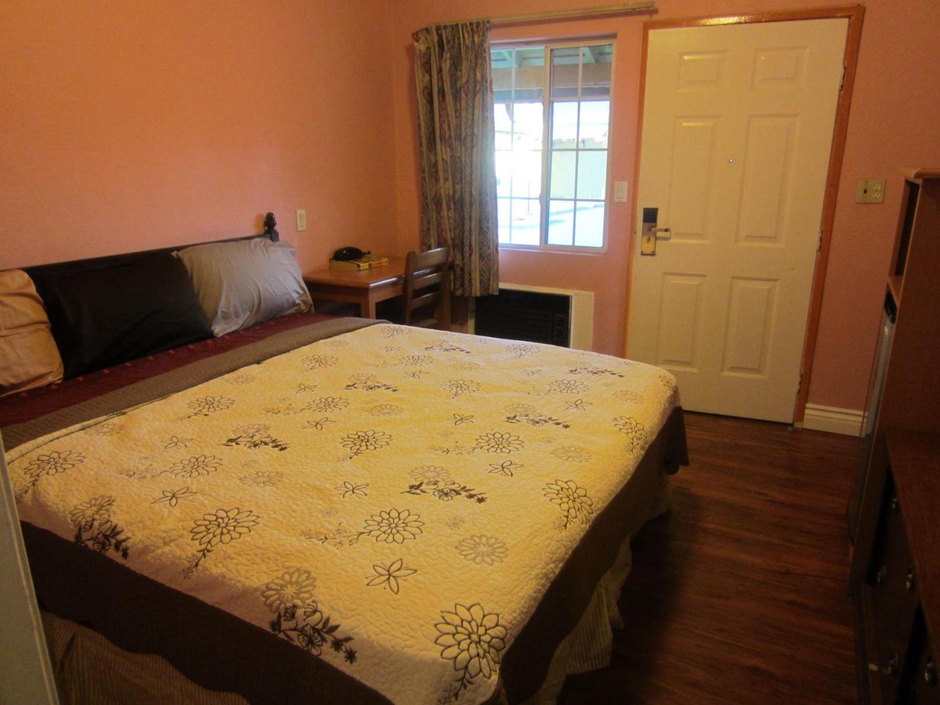 Travel Eagle Inn Motel photo 28