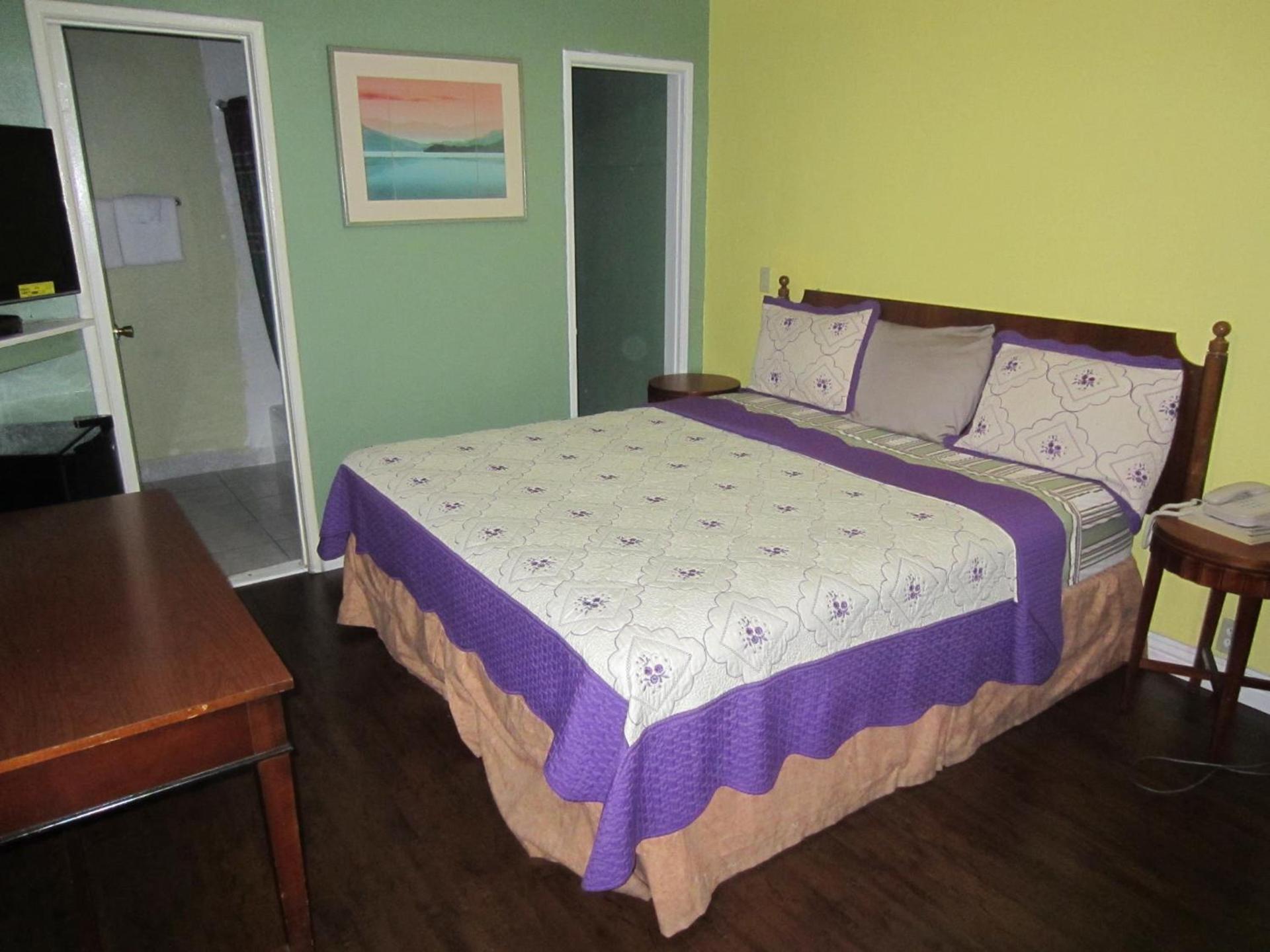 Travel Eagle Inn Motel photo 8