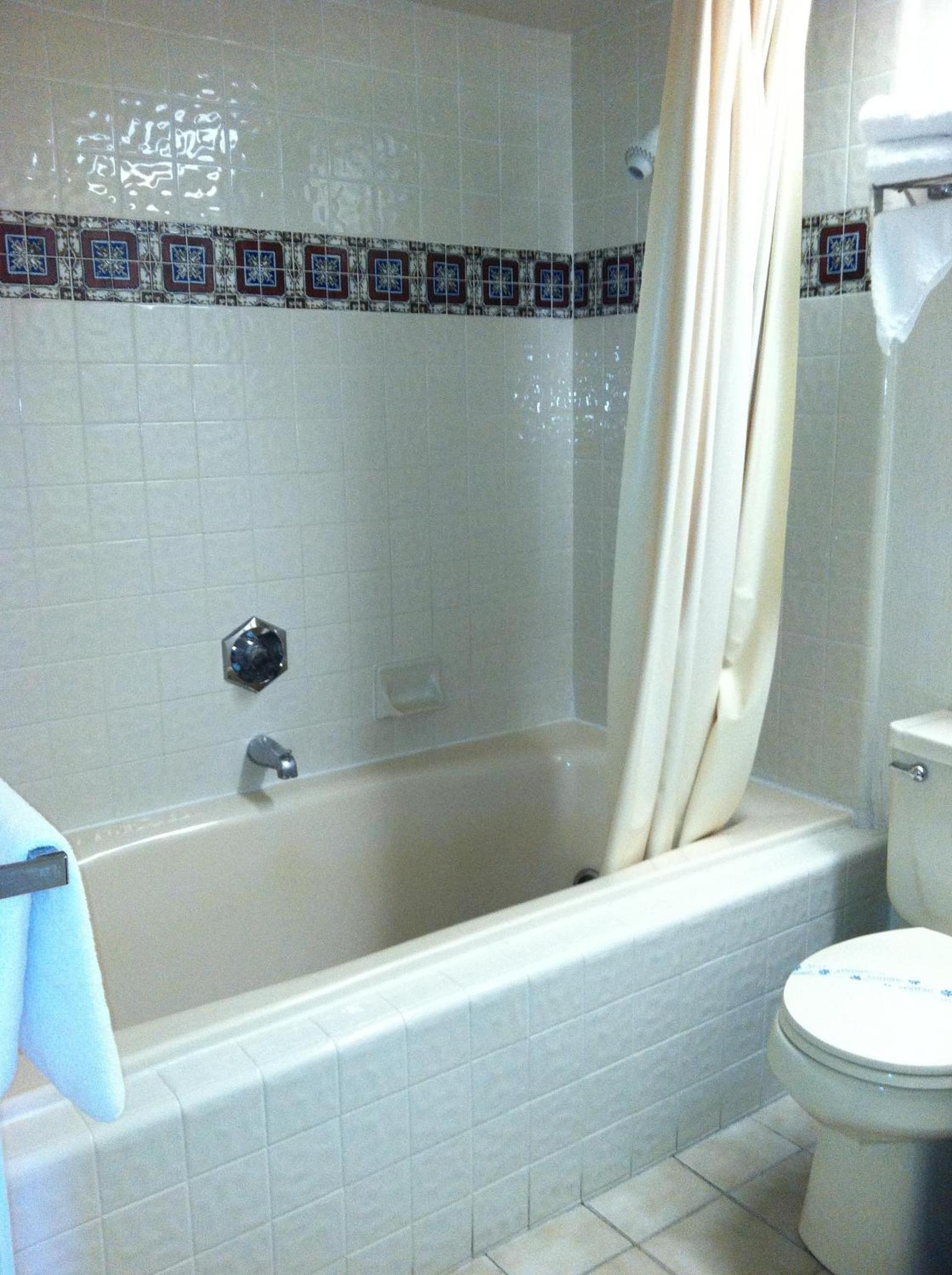 Howard Johnson by Wyndham Santa Cruz photo 67