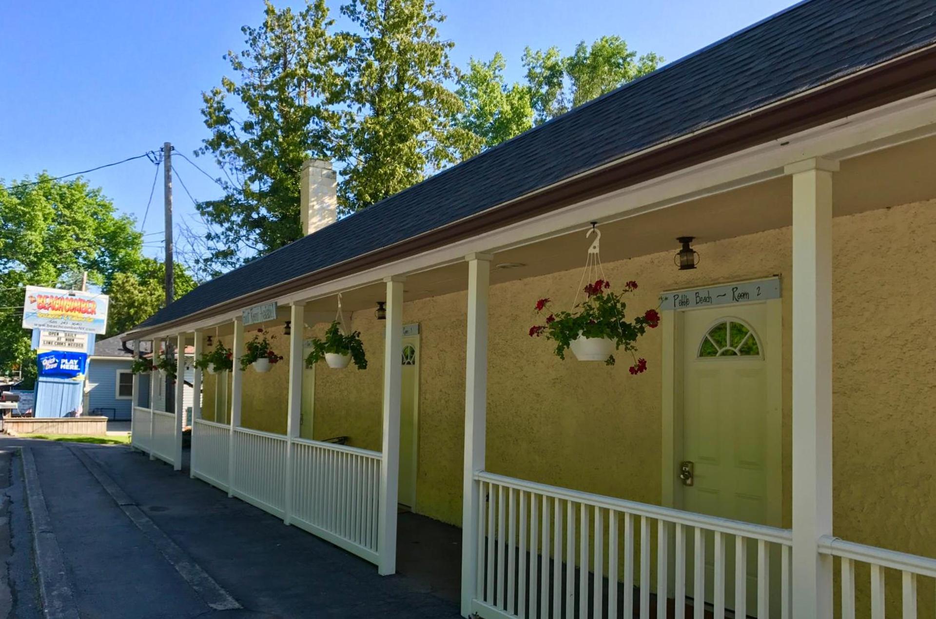 Beachcomber Inn photo 1
