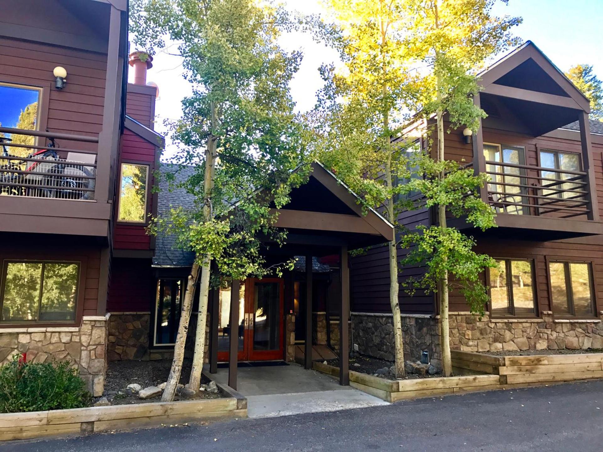 Breck Creekside at Wildwood Suites photo 1