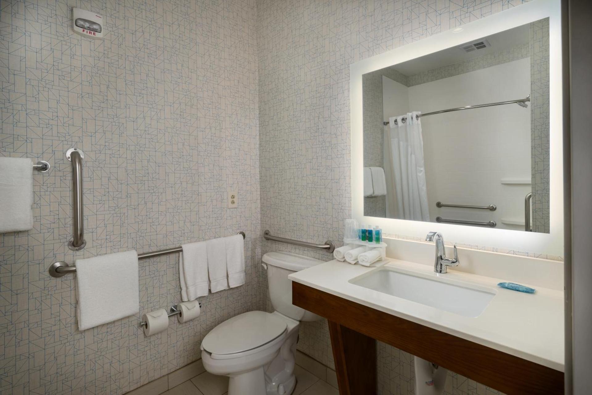 Holiday Inn Express Lawrence by IHG photo 5