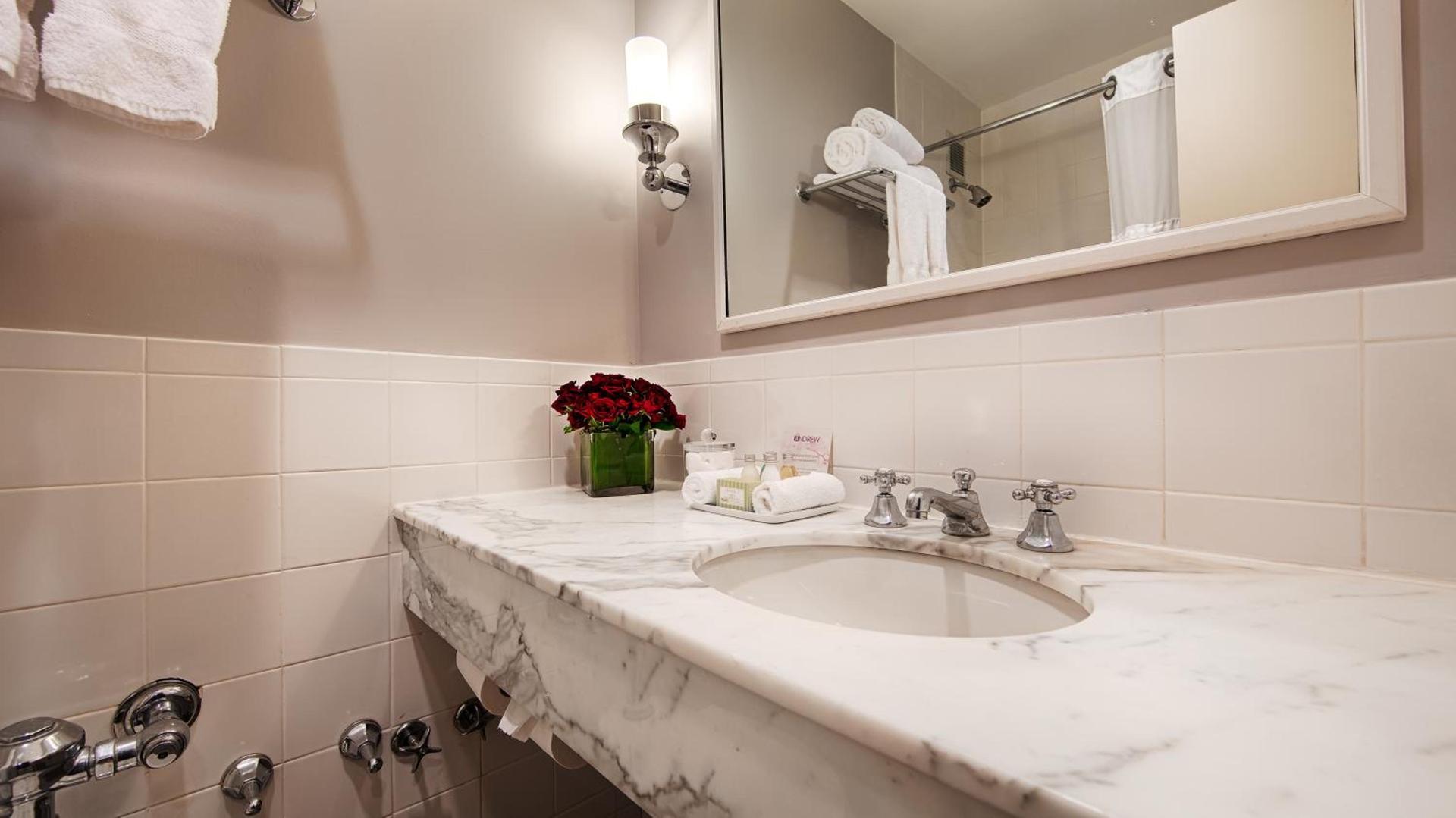 The Andrew Hotel photo 27