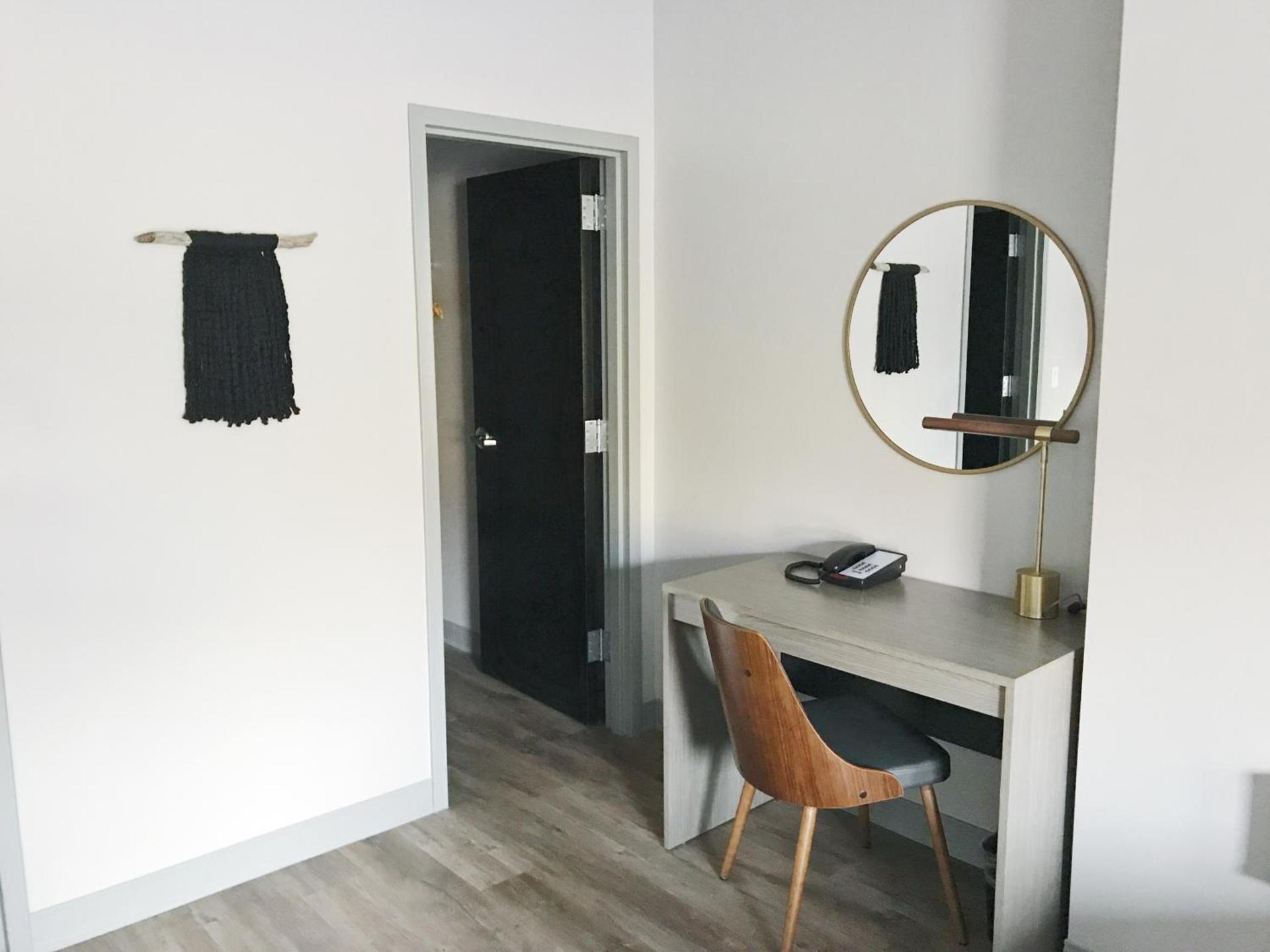 Airport Inn photo 15