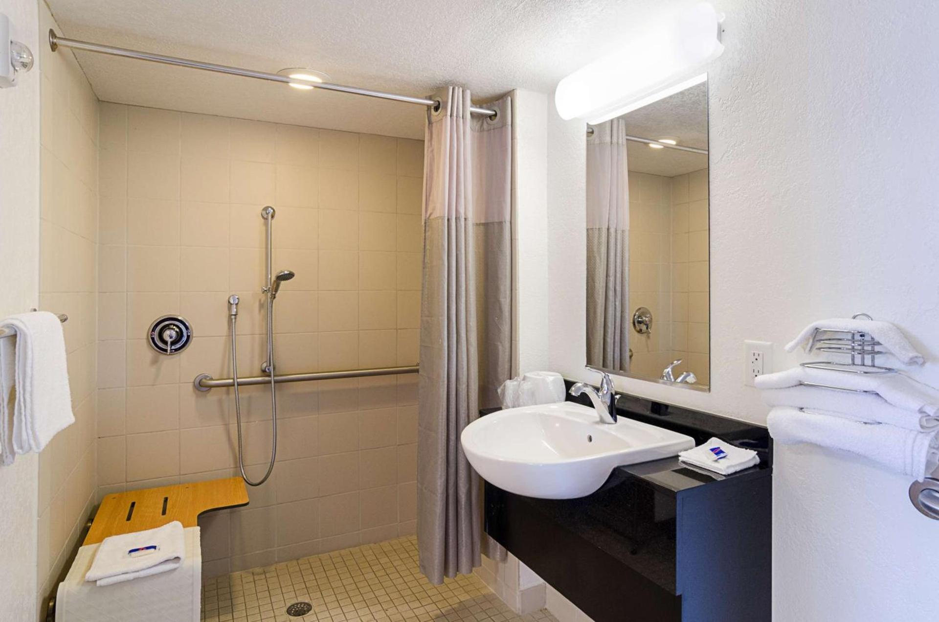 Motel 6- Denver, CO Downtown photo 39