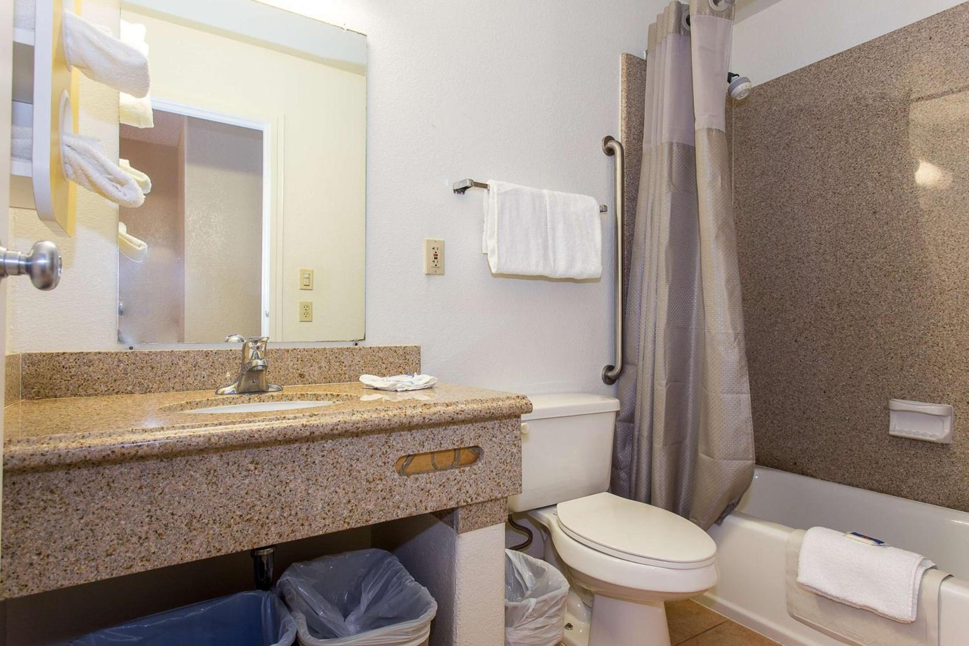 Cathedral Hill Hotel photo 42
